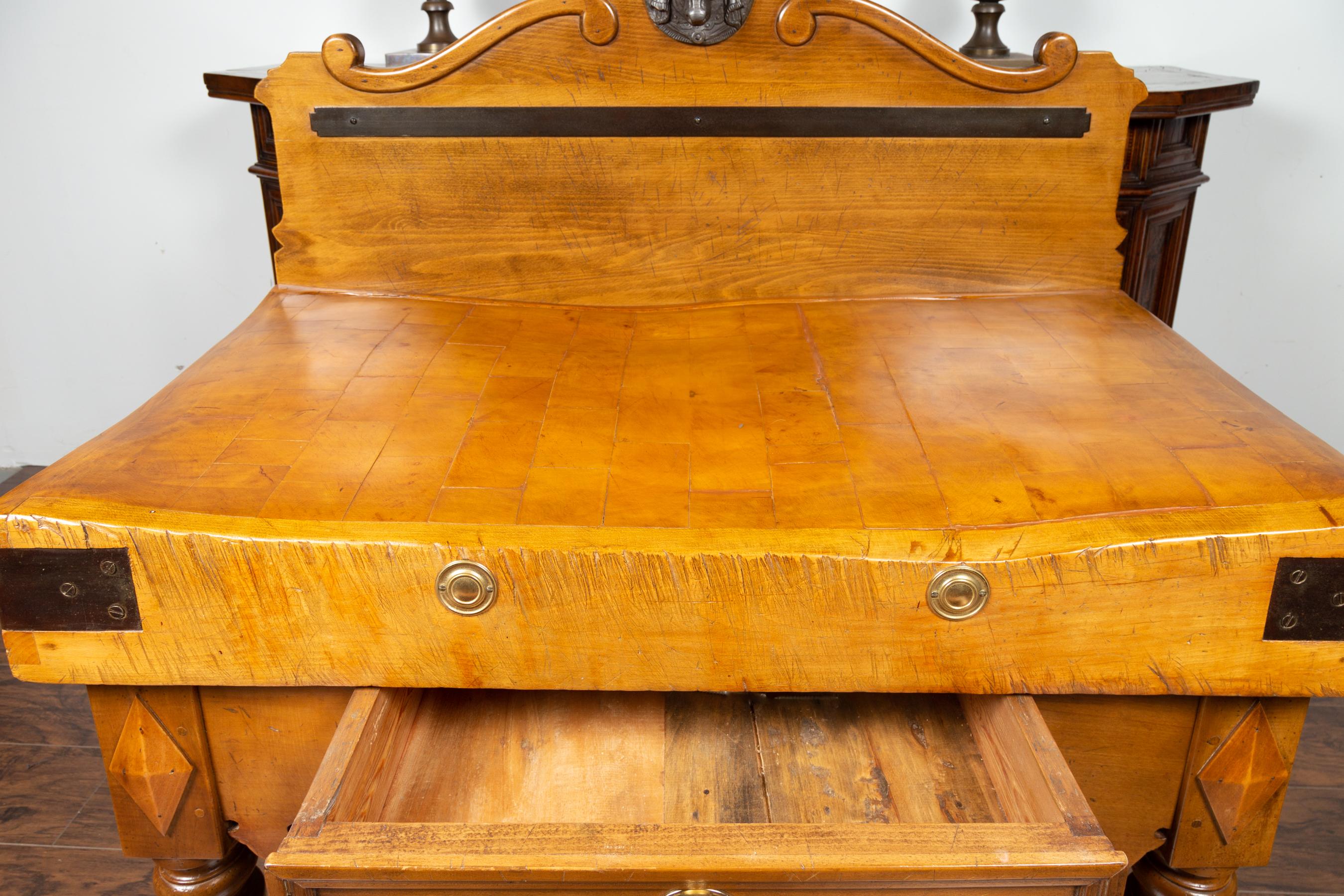 French 1880s Butcher Block with Broken Pediment, Carved Bull Head and Volutes 3