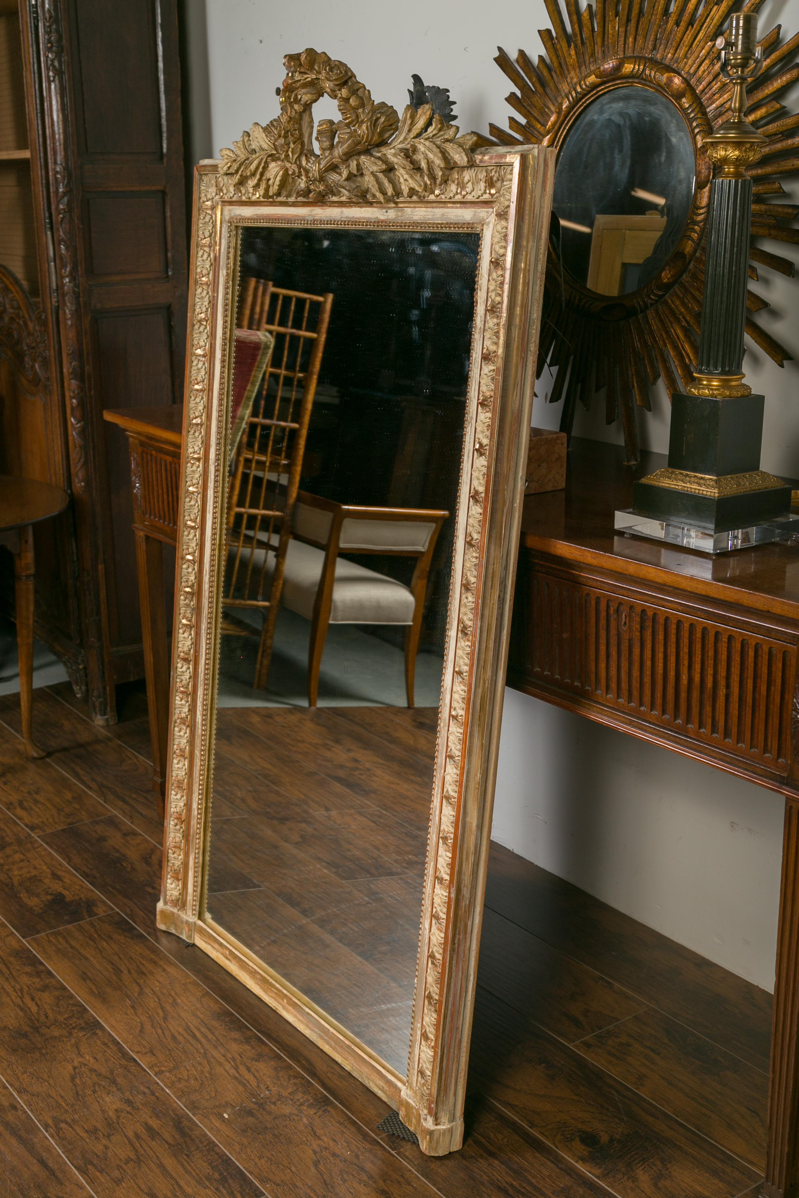French 1880s Gilt and Painted Mirror with Carved Floral Wreath, Torch and Quiver 9
