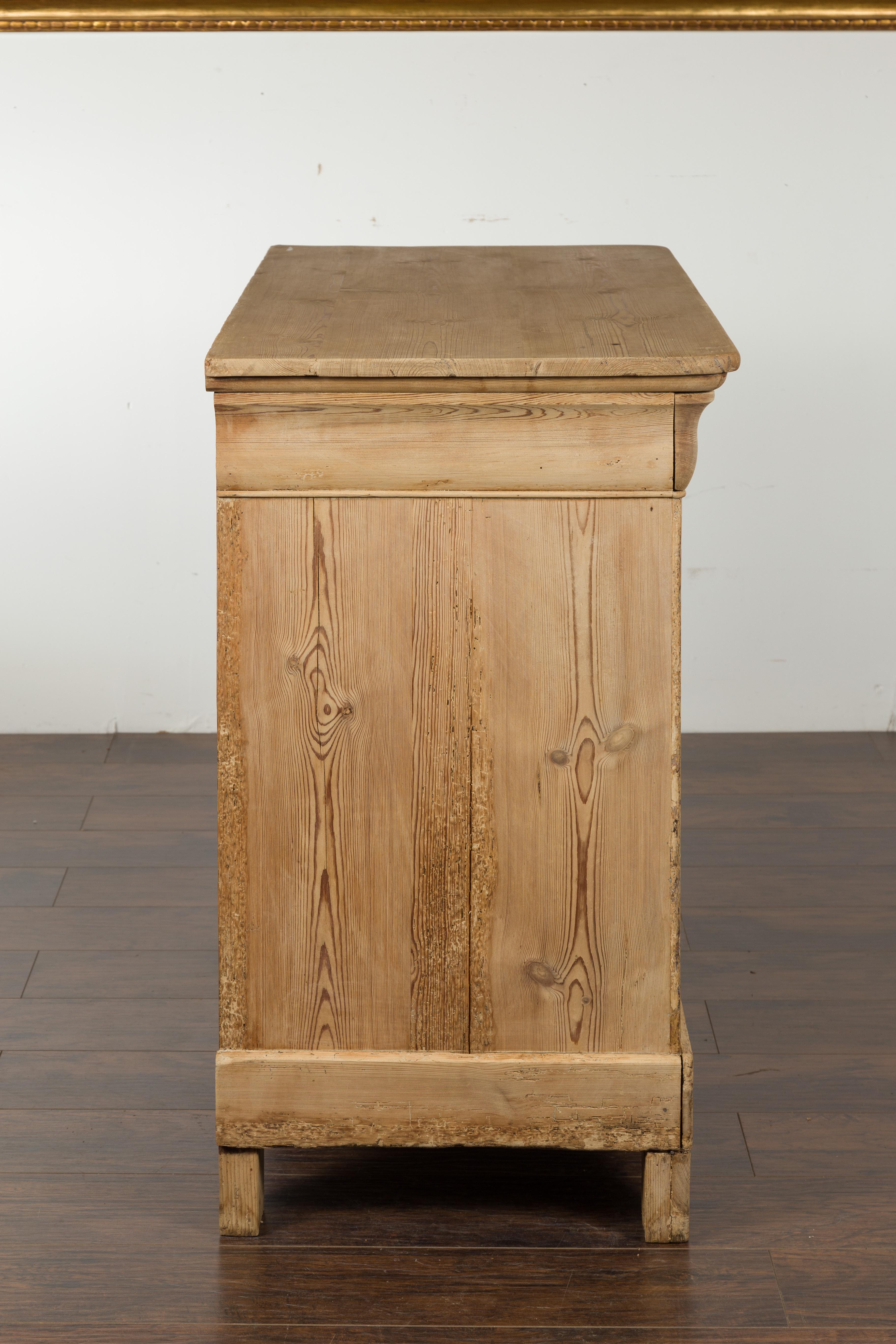 French 1880s Louis-Philippe Style Pine Four-Drawer Commode with Bracket Feet 5