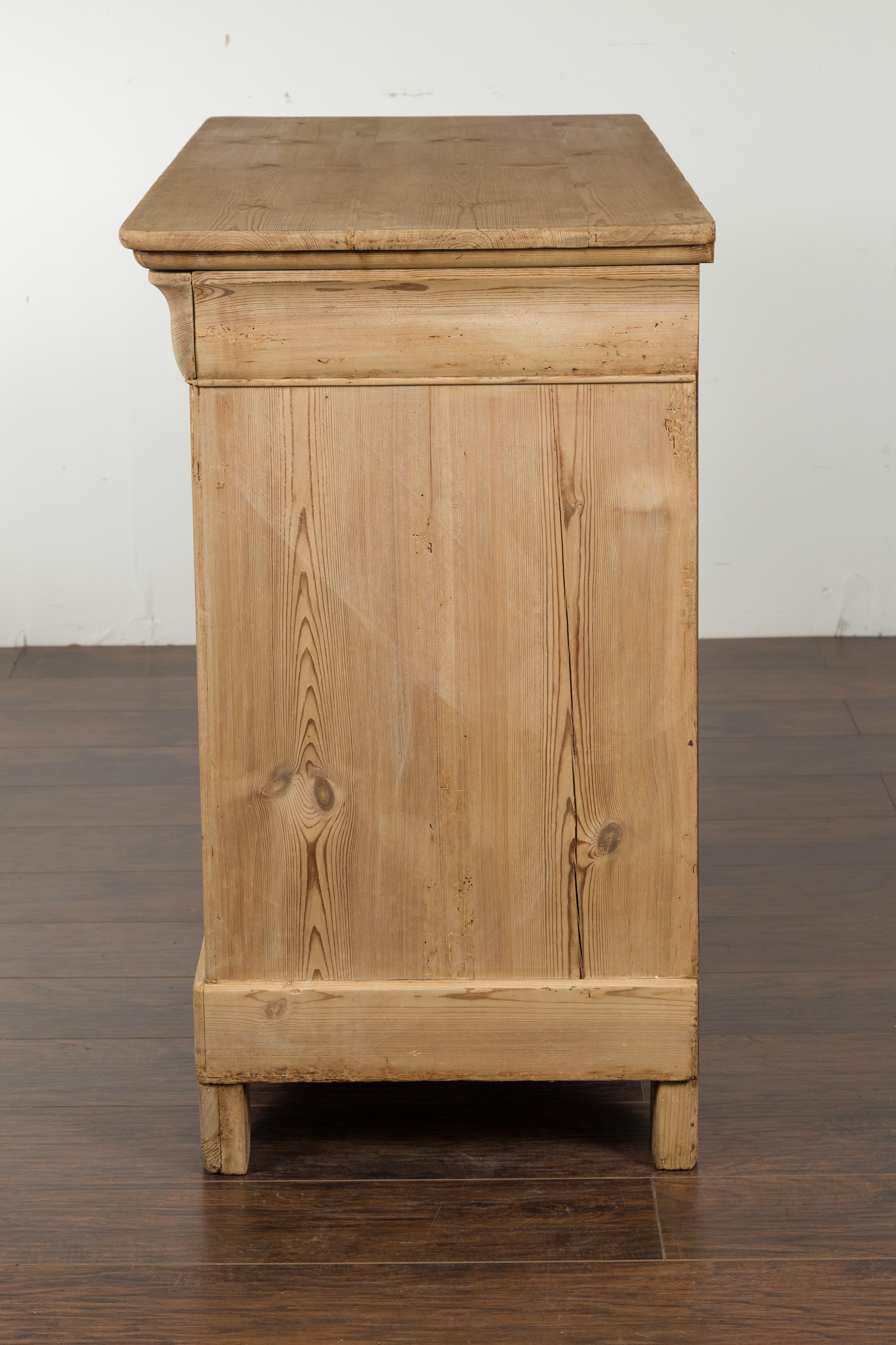 French 1880s Louis-Philippe Style Pine Four-Drawer Commode with Bracket Feet 8