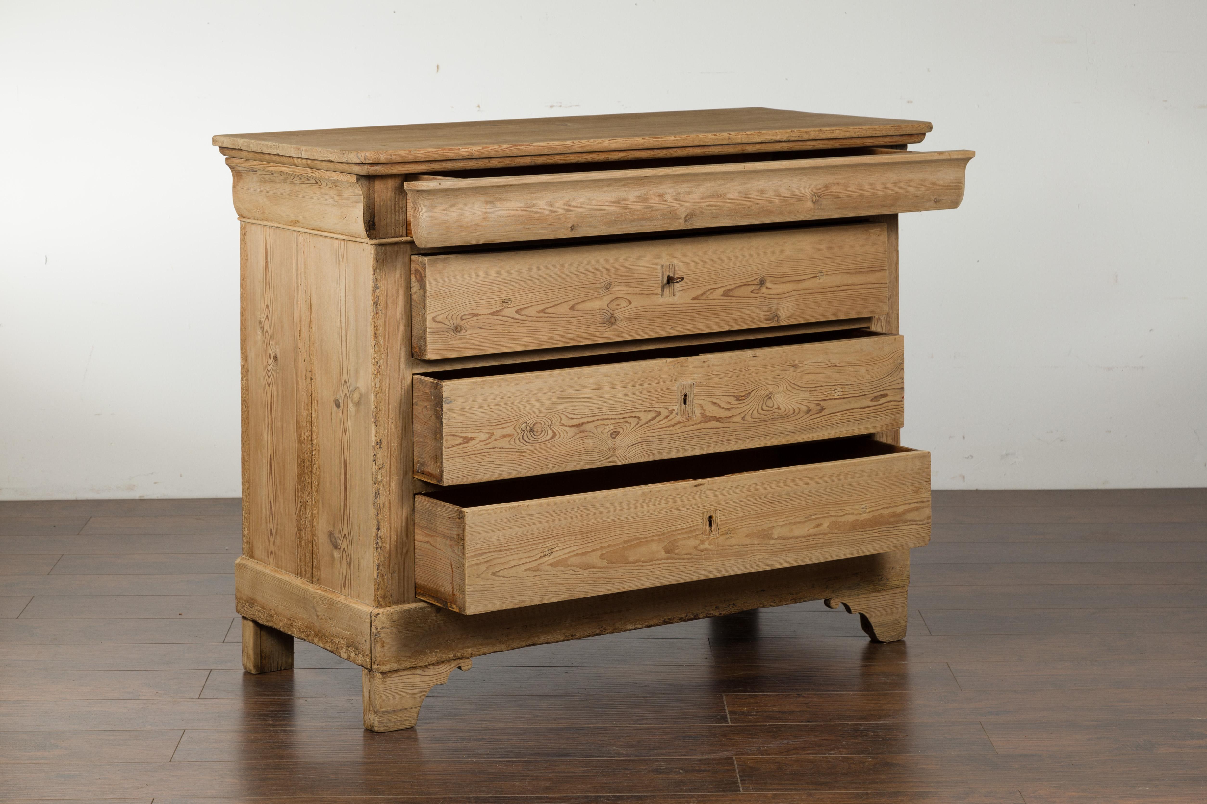 French 1880s Louis-Philippe Style Pine Four-Drawer Commode with Bracket Feet 3