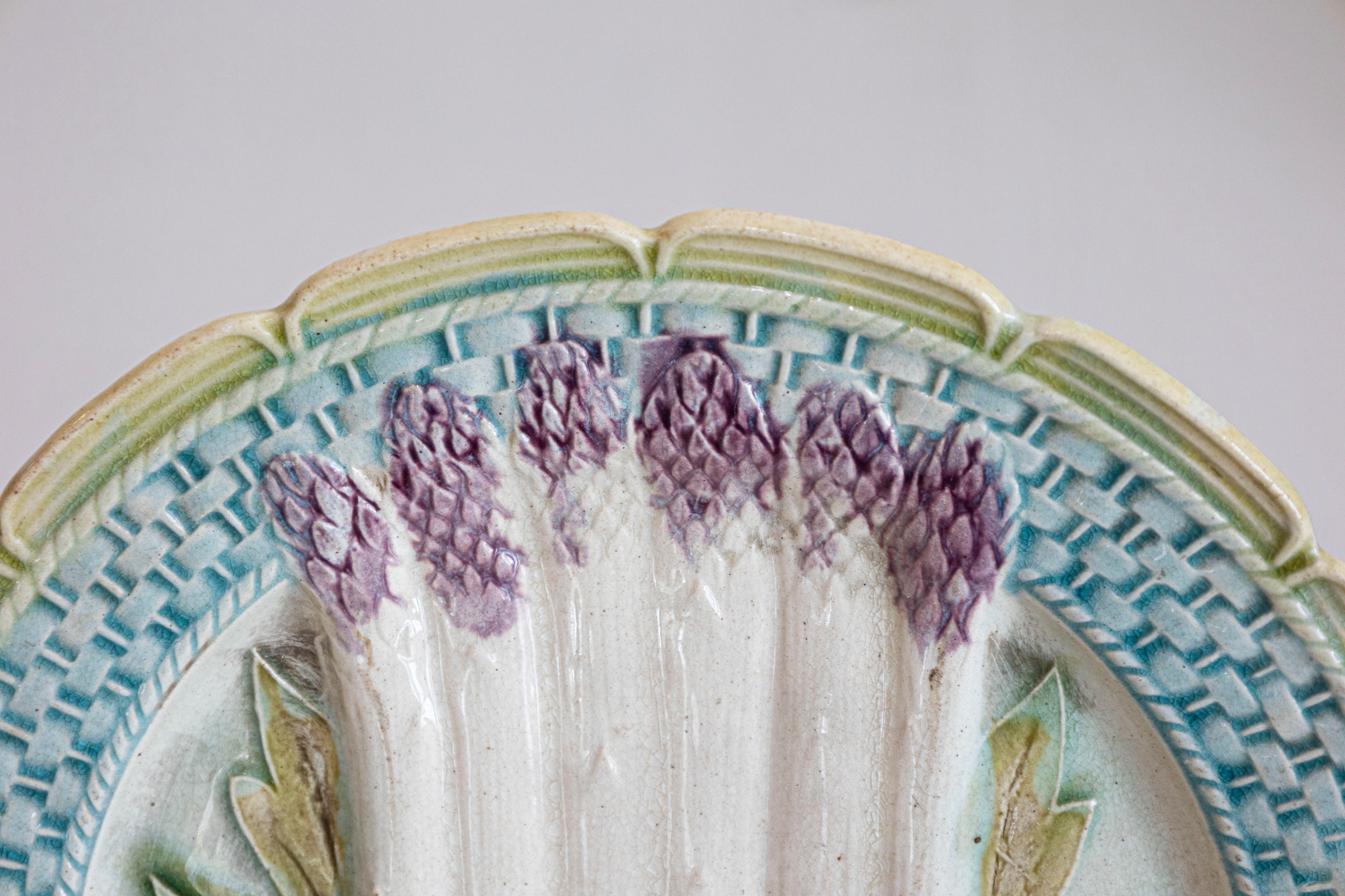 French 1880s Majolica Asparagus Plate with Turquoise Wicker Style Accents 2