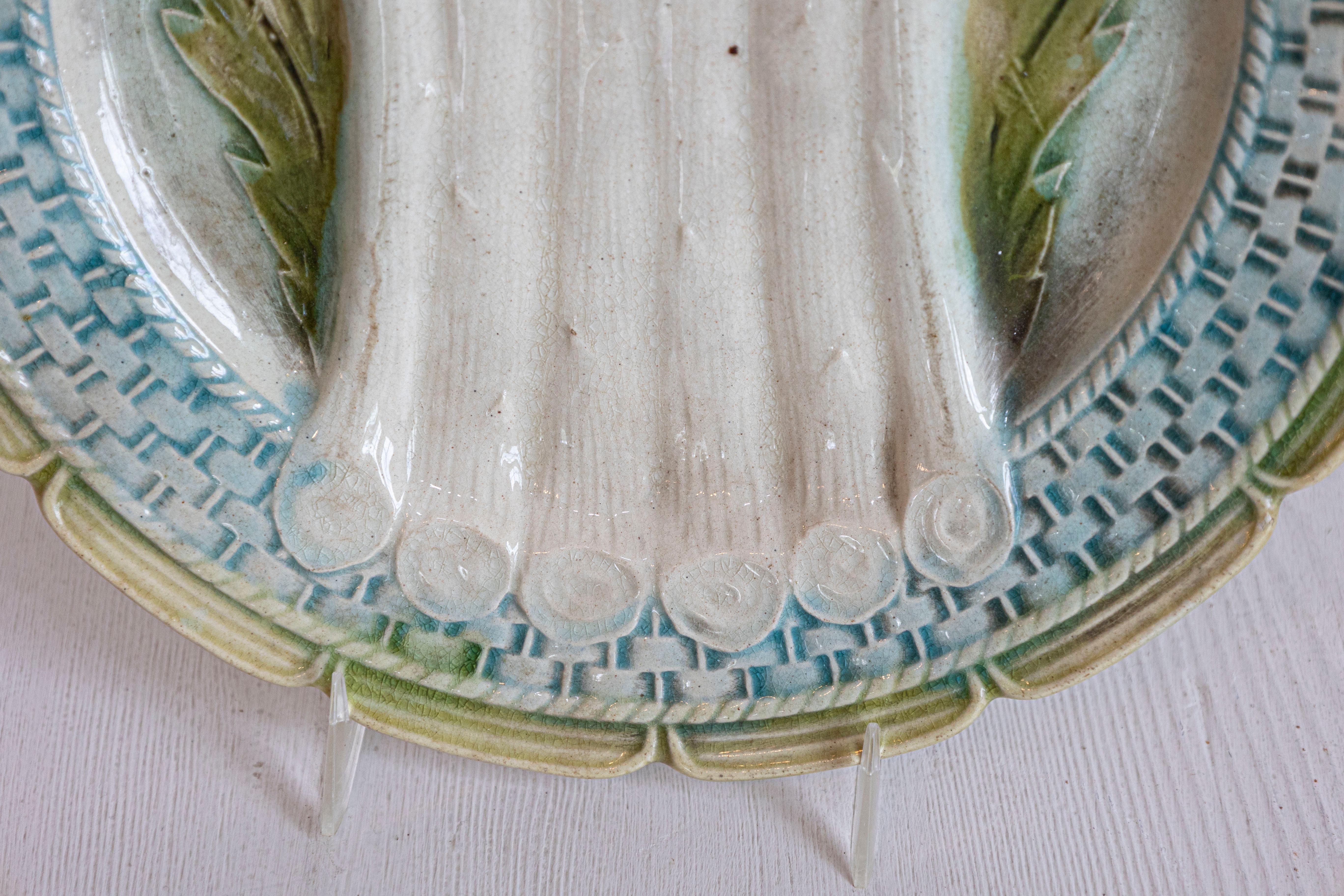 French 1880s Majolica Asparagus Plate with Turquoise Wicker Style Accents 3