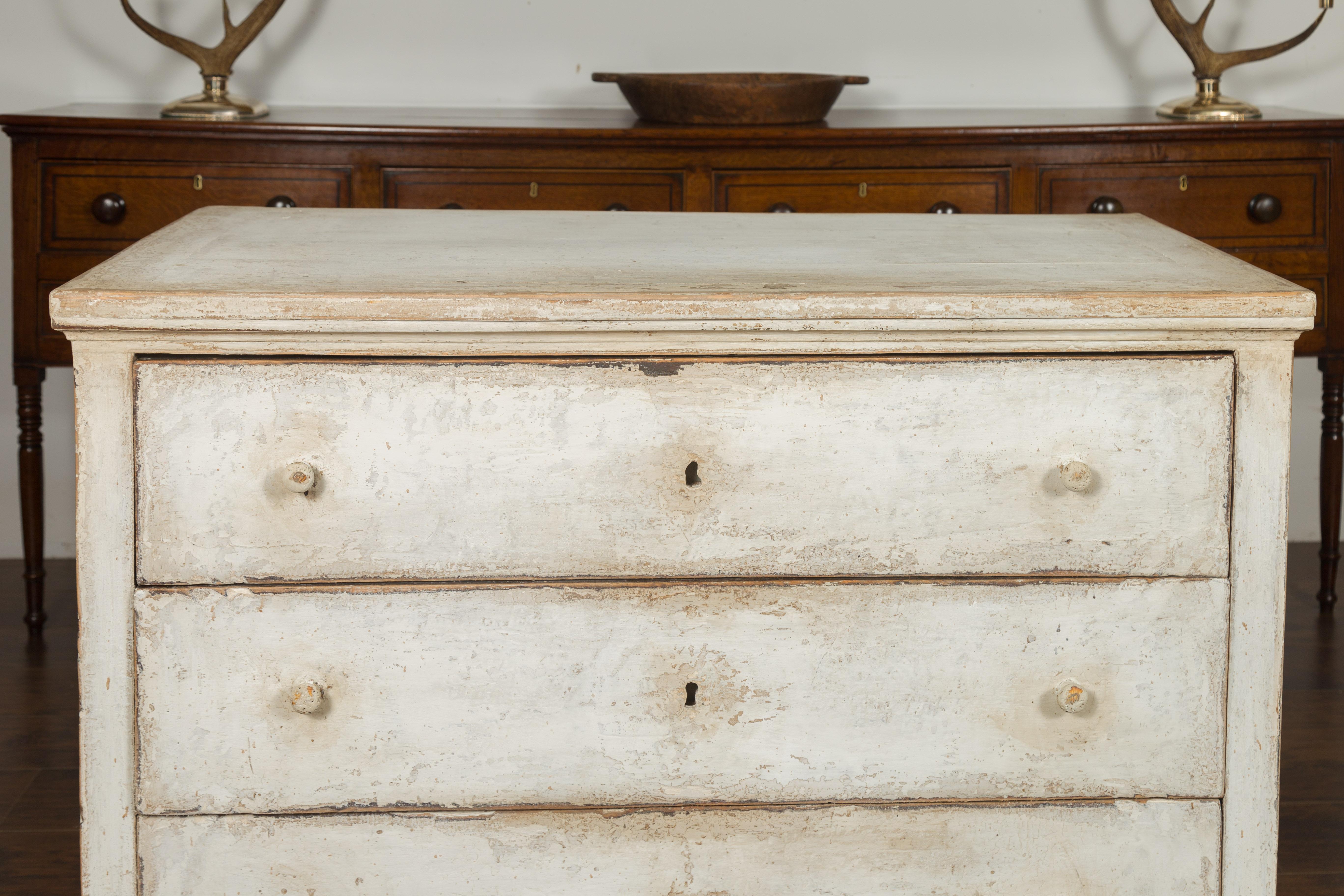 19th Century French 1880s Painted Three-Drawer Chest with Tapered Feet and Distressed Patina