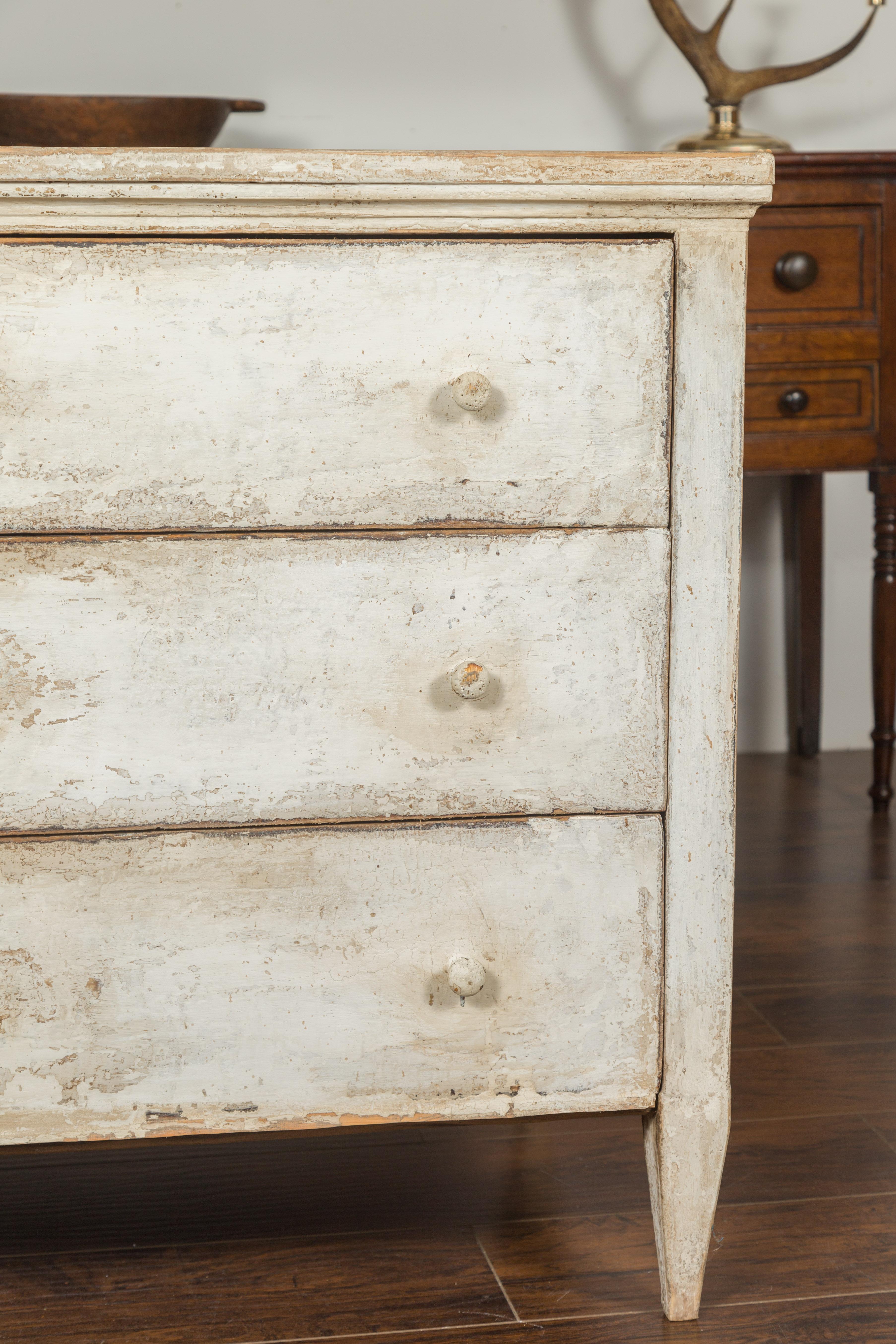 French 1880s Painted Three-Drawer Chest with Tapered Feet and Distressed Patina 2