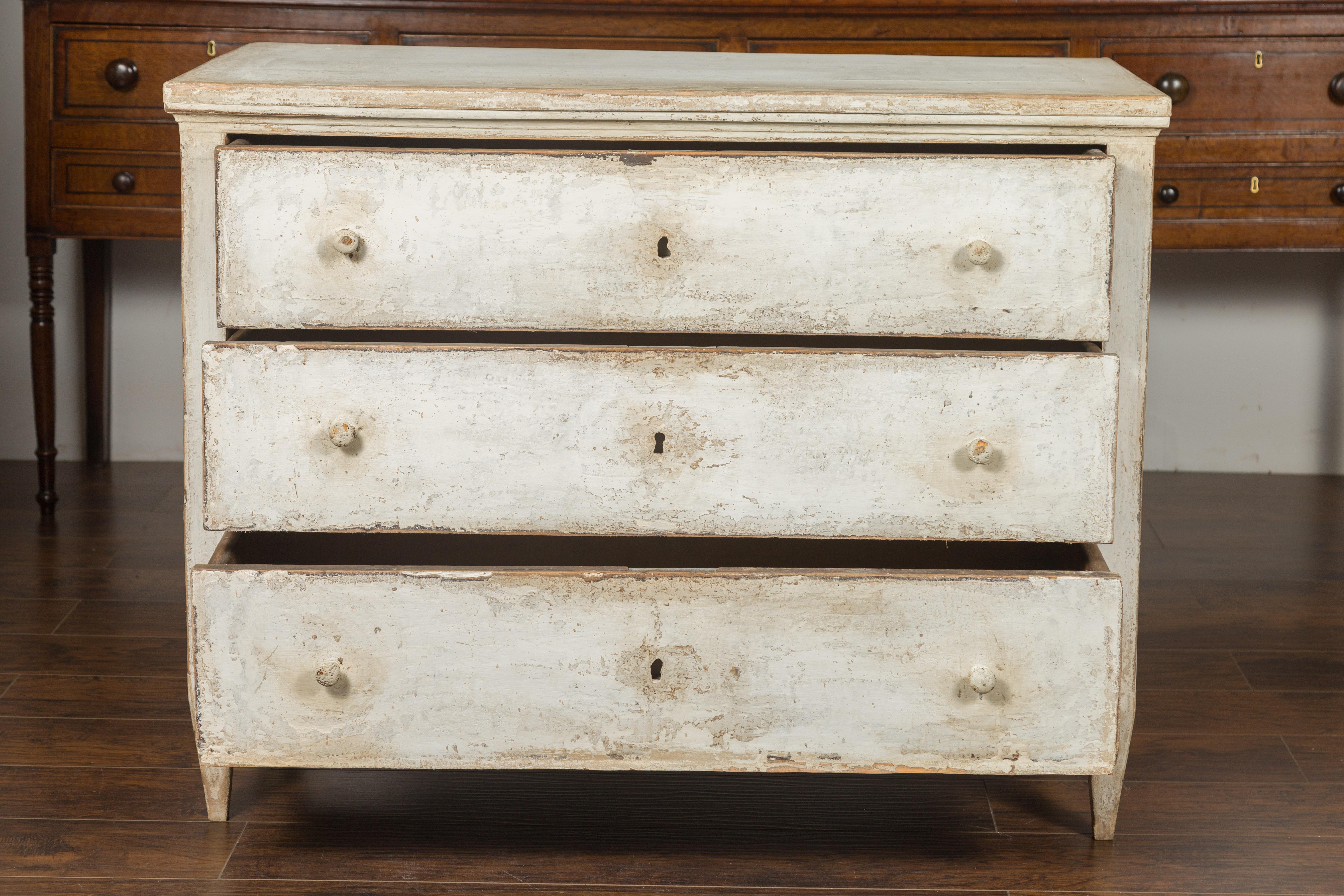 French 1880s Painted Three-Drawer Chest with Tapered Feet and Distressed Patina 4