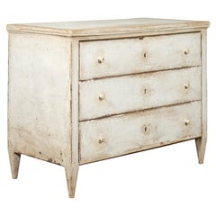 French 1880s Painted Three-Drawer Chest with Tapered Feet and Distressed Patina