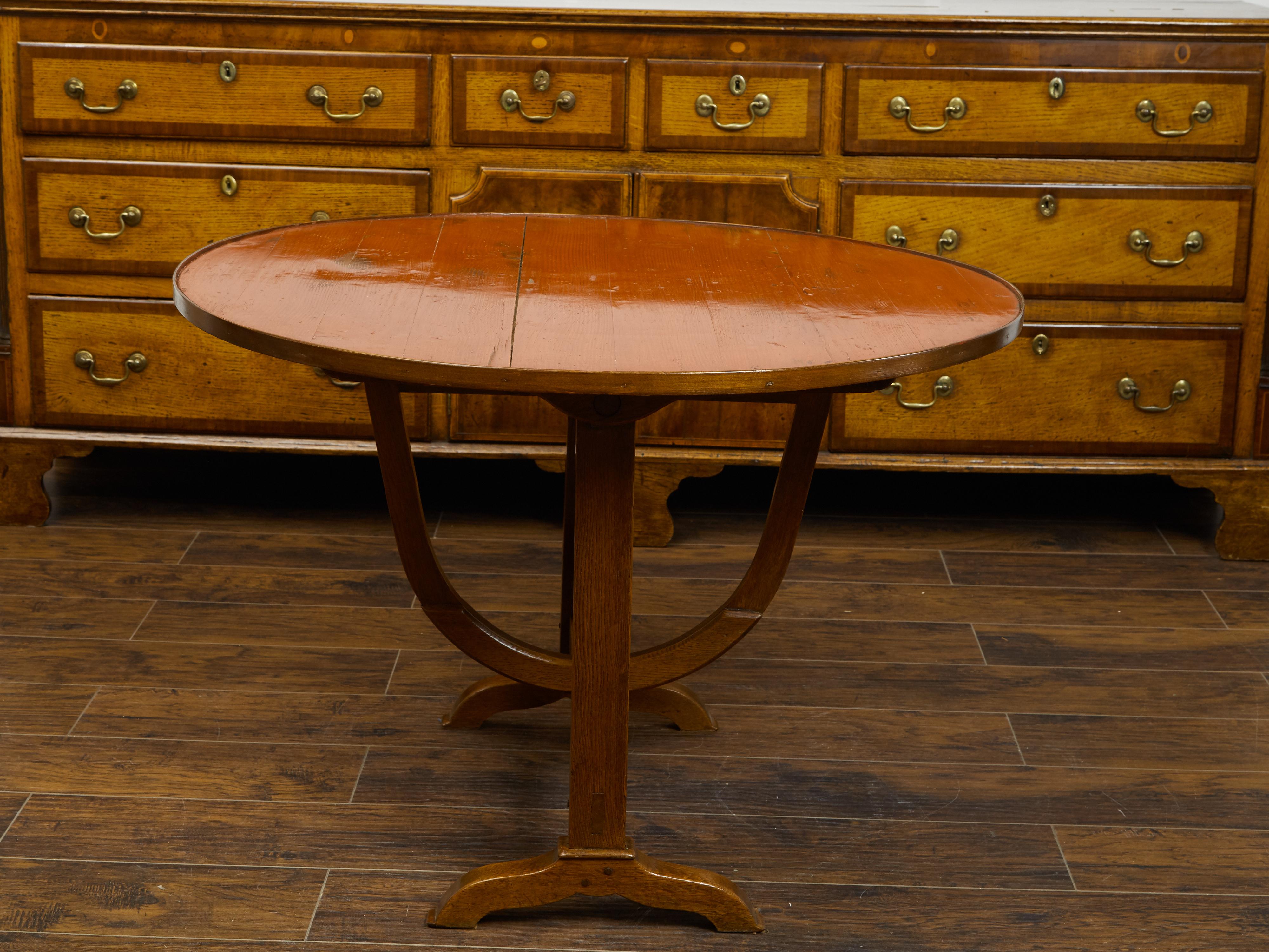 French 1880s Painted Wine Tasting Table with Round Tilt-Top and Trestle Base For Sale 2