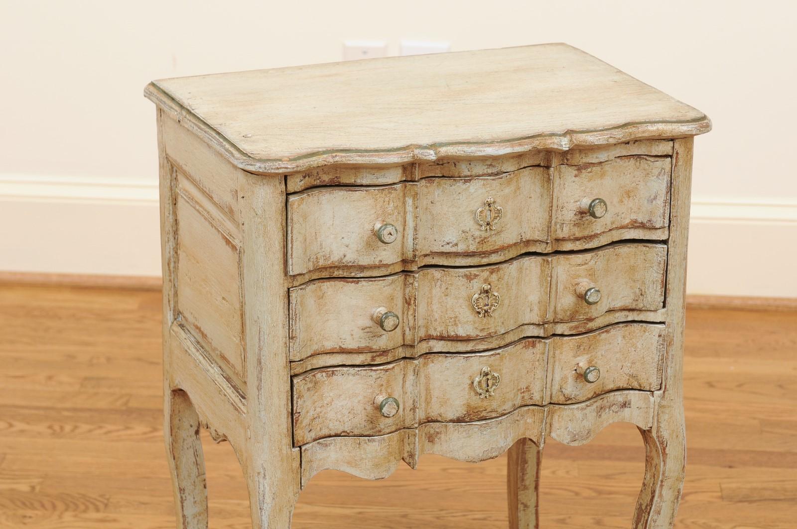 19th Century French 1880s Rococo Style Three-Drawer Bedside Chest with Serpentine Front For Sale