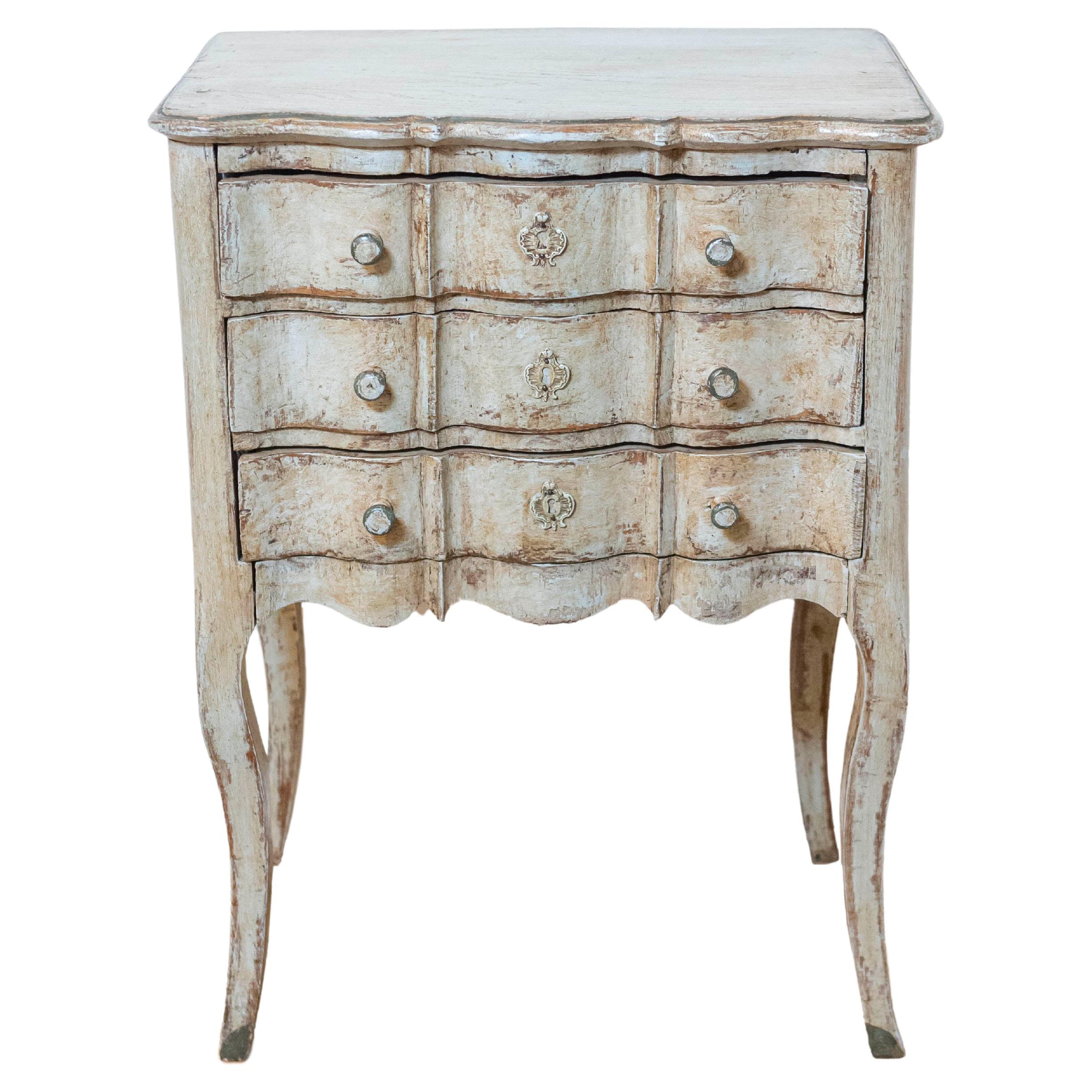 French 1880s Rococo Style Three-Drawer Bedside Chest with Serpentine Front