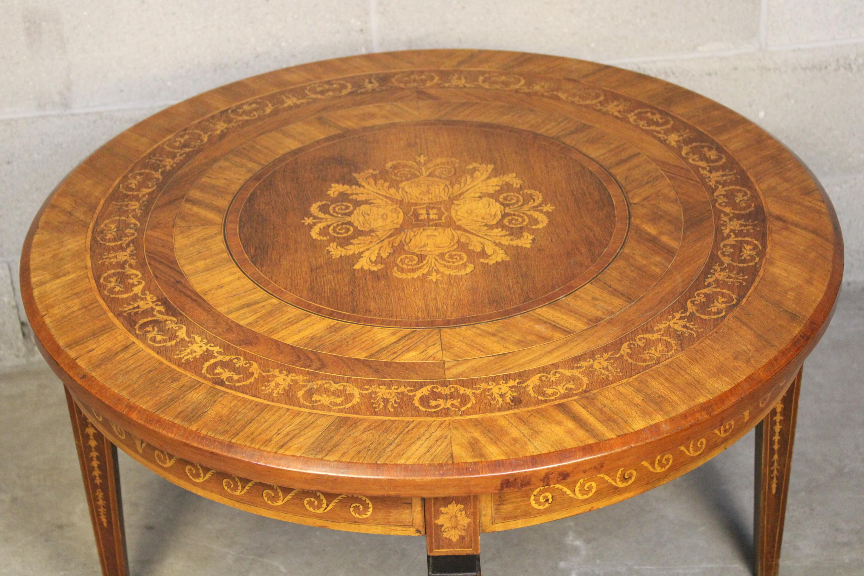 Early 20th Century French Marquetry Round Center Table circa 1920