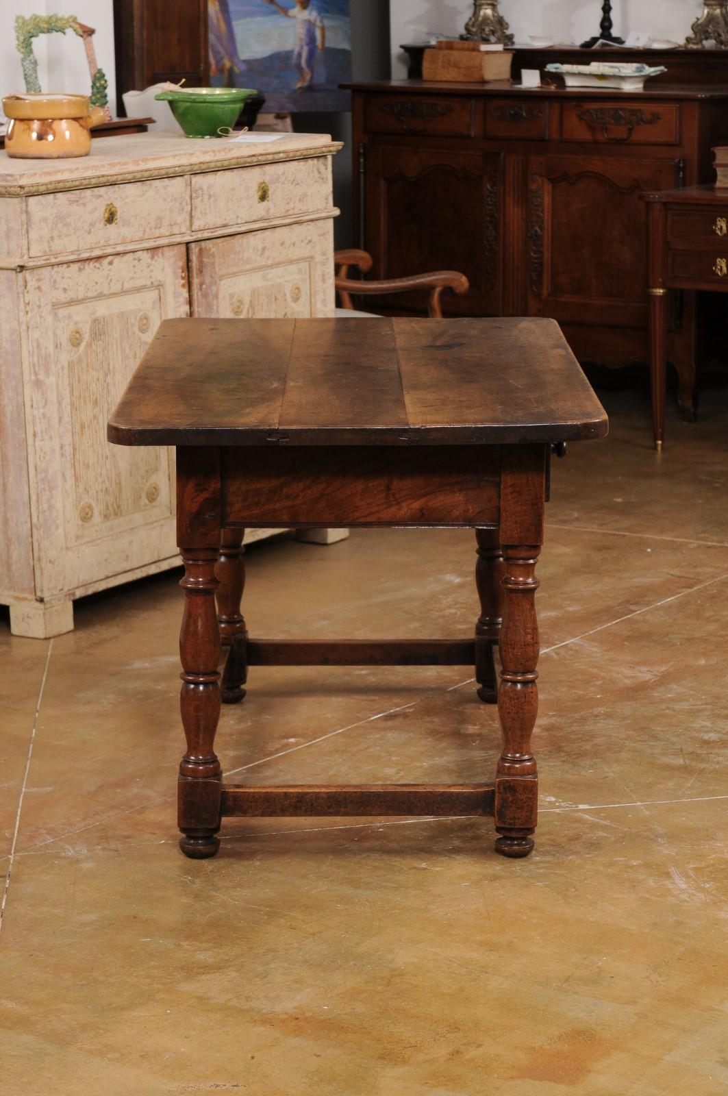 French 1880s Walnut Console Table with Single Drawer and Turned Baluster Legs 4