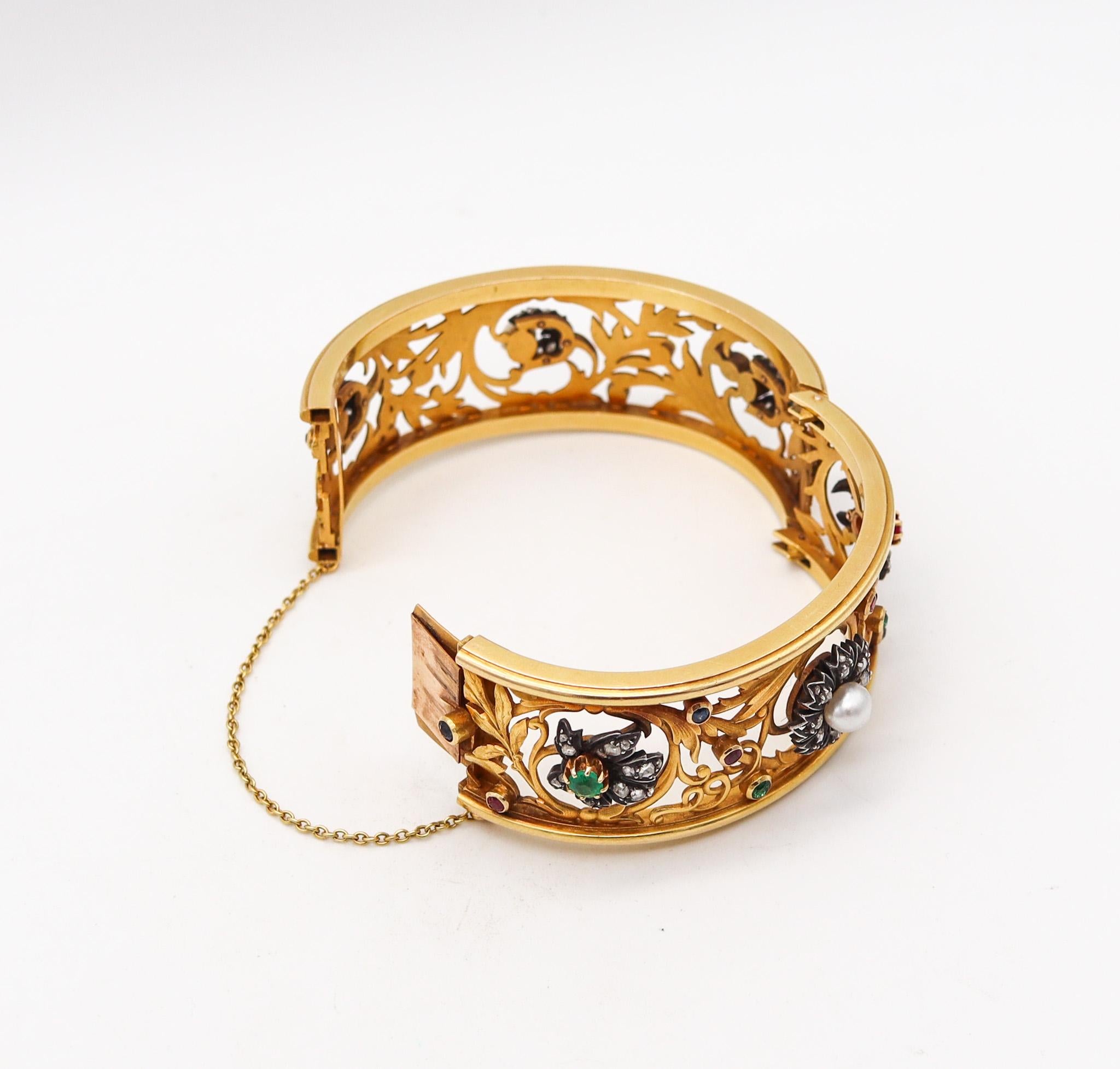 French 1890 Art Nouveau Bangle Bracelet In 18Kt Yellow Gold With Gemstones In Excellent Condition For Sale In Miami, FL