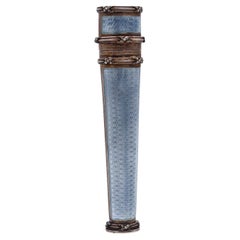 Estuche de lacre Etui francés de 1890 Esmalte azul guilloché en plata de ley
