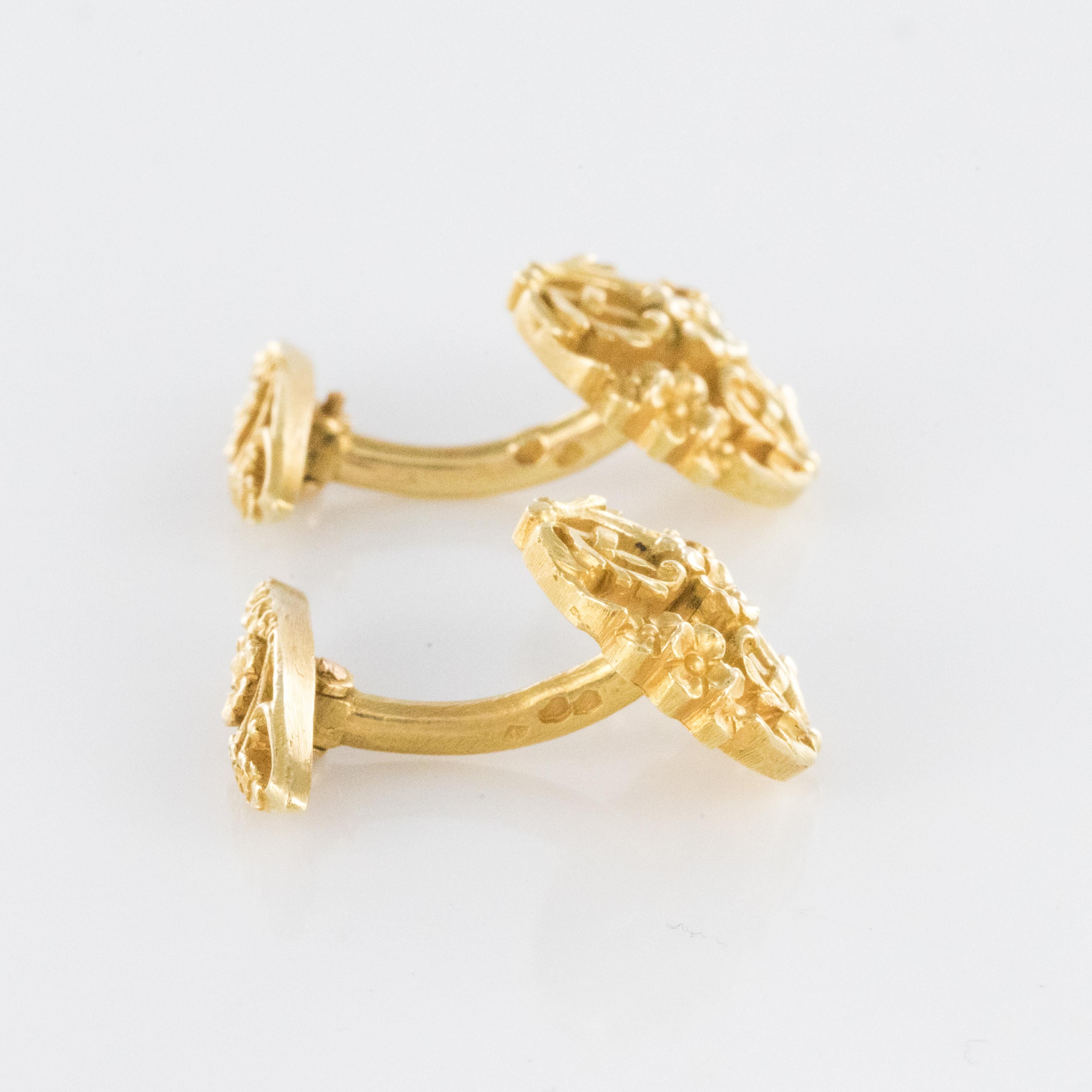 French 1890s Art Nouveau 18 Karat Yellow Gold Cufflinks 7