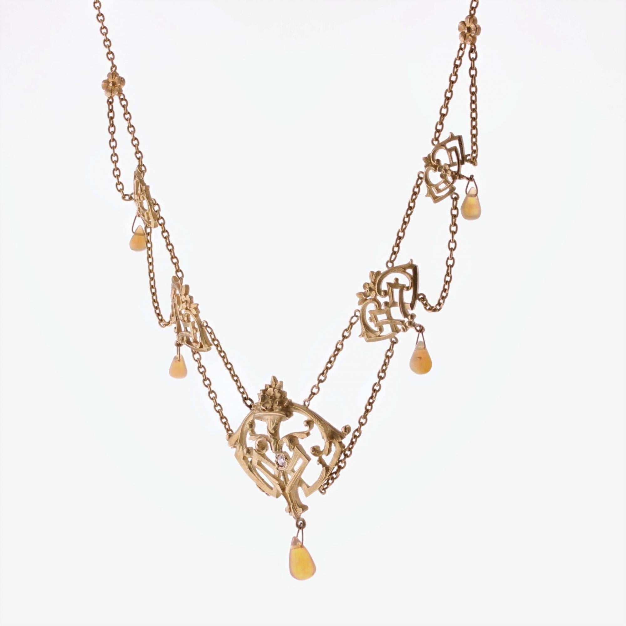 French 1890s Art Nouveau Opal Diamond 18 Karat Yellow Gold Necklace In Good Condition For Sale In Poitiers, FR