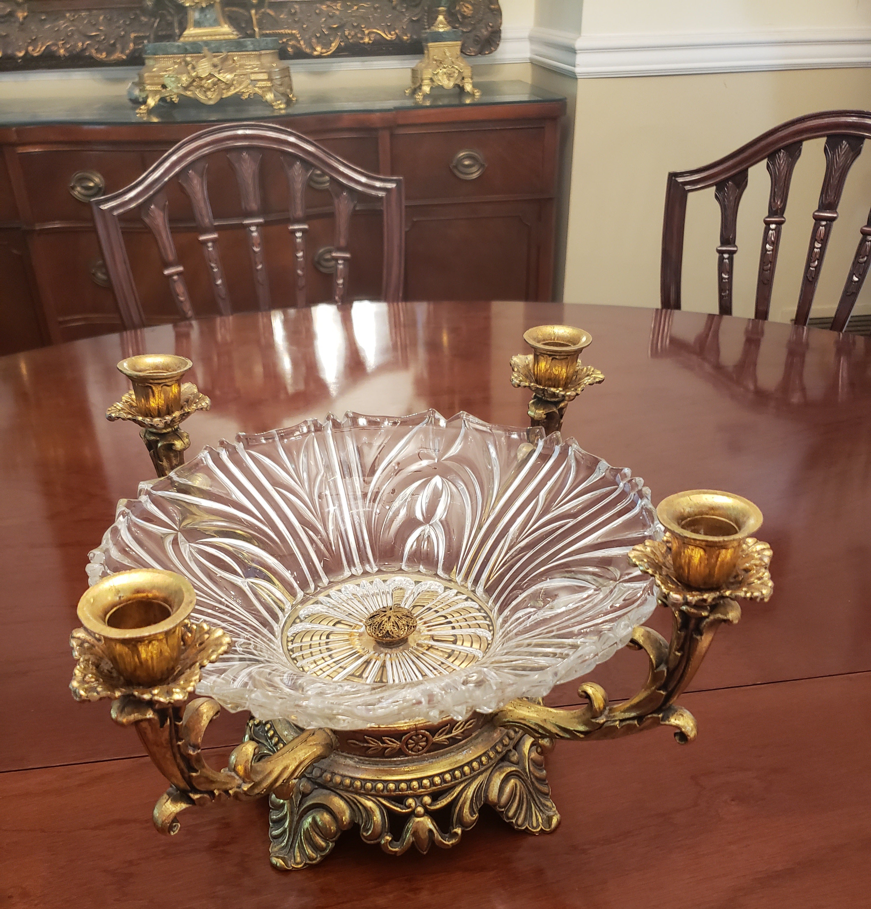 Centre de table de candélabre en verre de cristal taillé en bronze doré de Baccarat des années 1890 Bon état - En vente à Germantown, MD