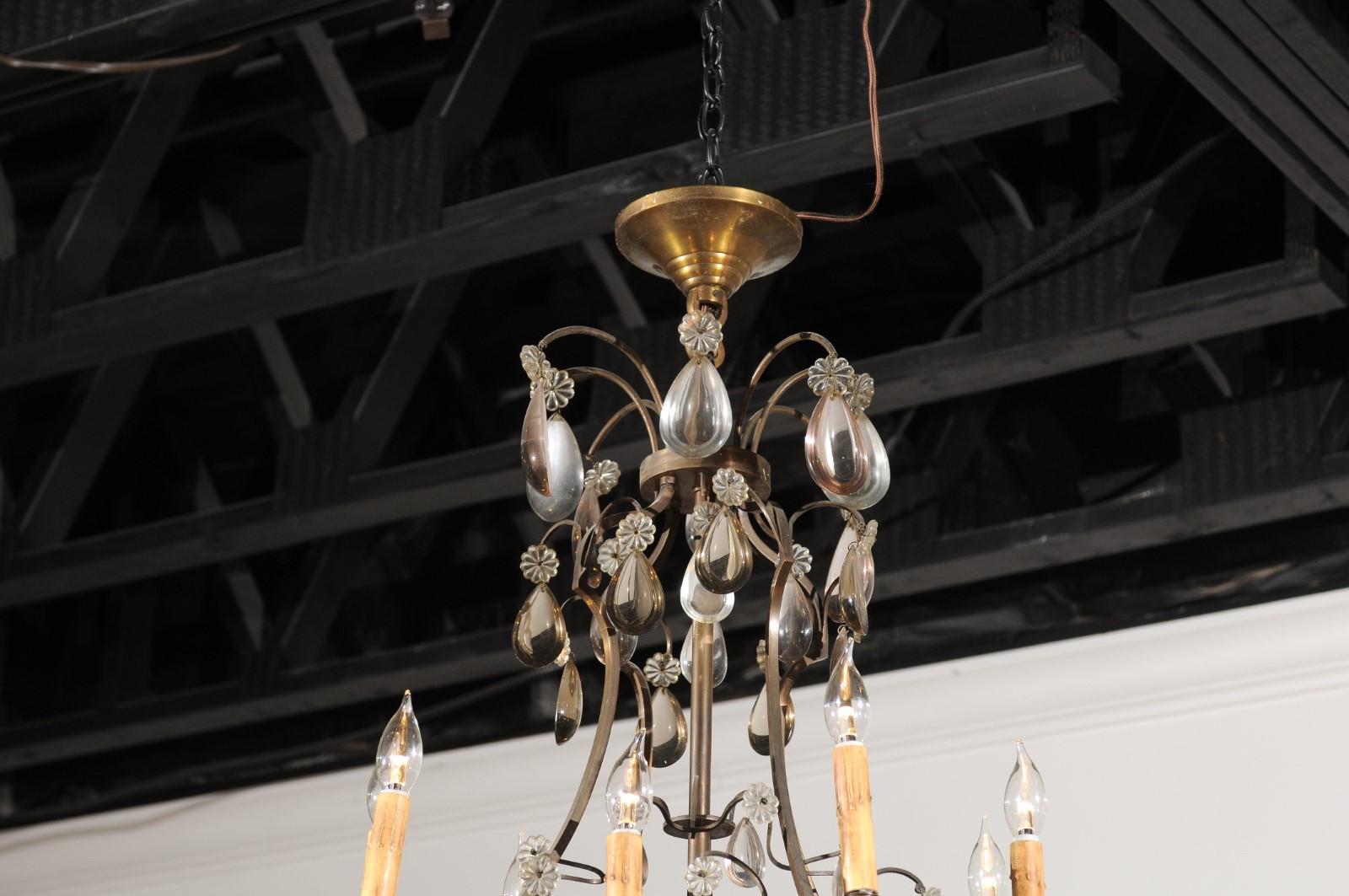 Lustre français à huit lumières en acier des années 1890 avec cristaux clairs et fumés Bon état - En vente à Atlanta, GA