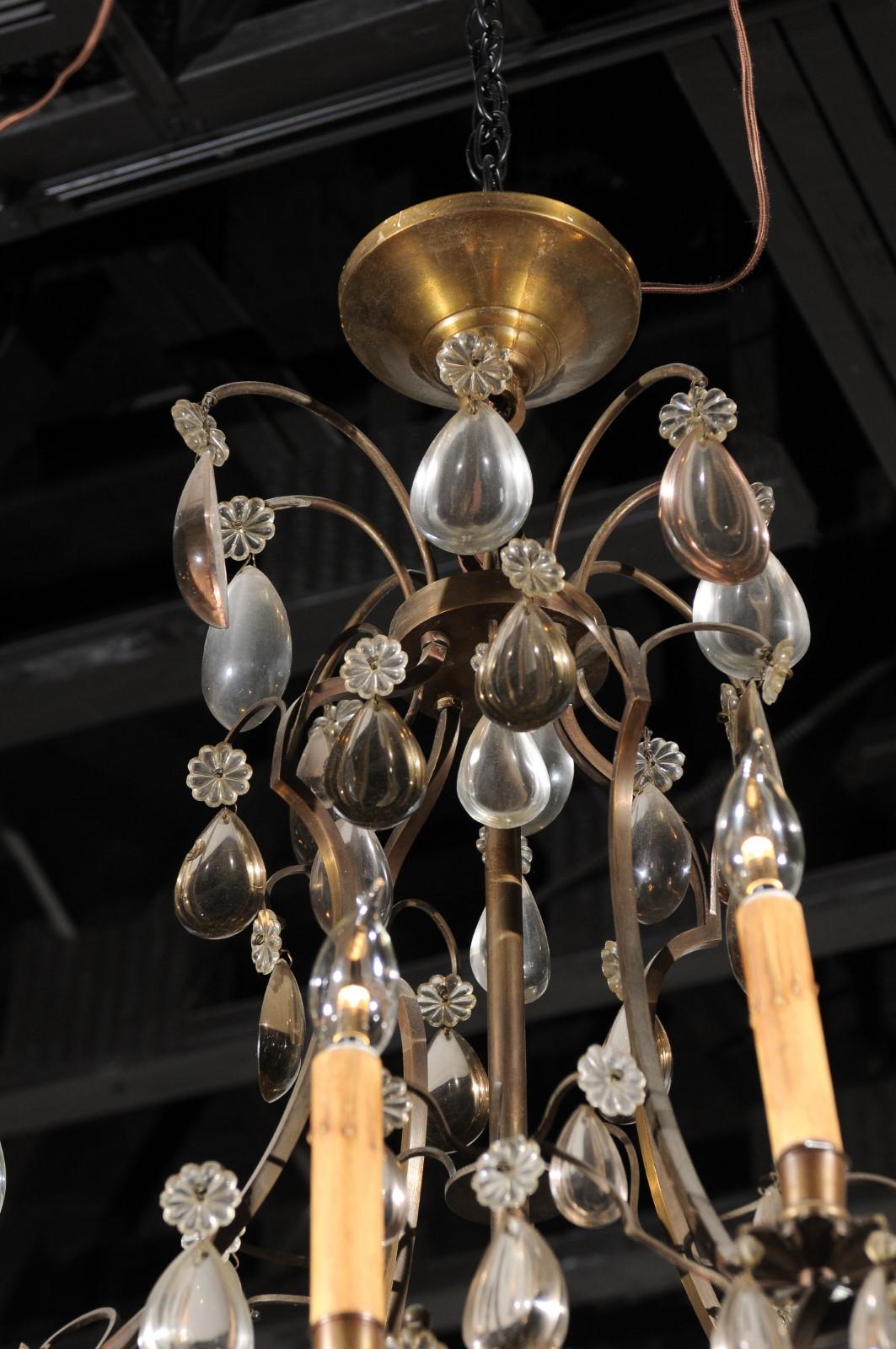Lustre français à huit lumières en acier des années 1890 avec cristaux clairs et fumés en vente 2