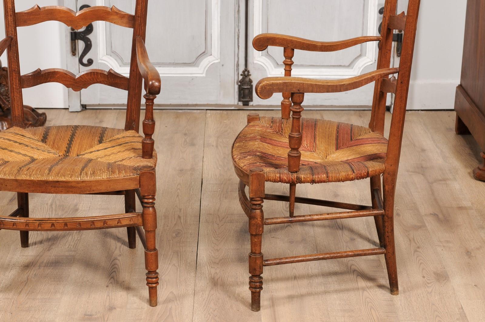 French 1890s Fruitwood Ladder Back Chairs with Straw Seats and Turned Legs For Sale 5