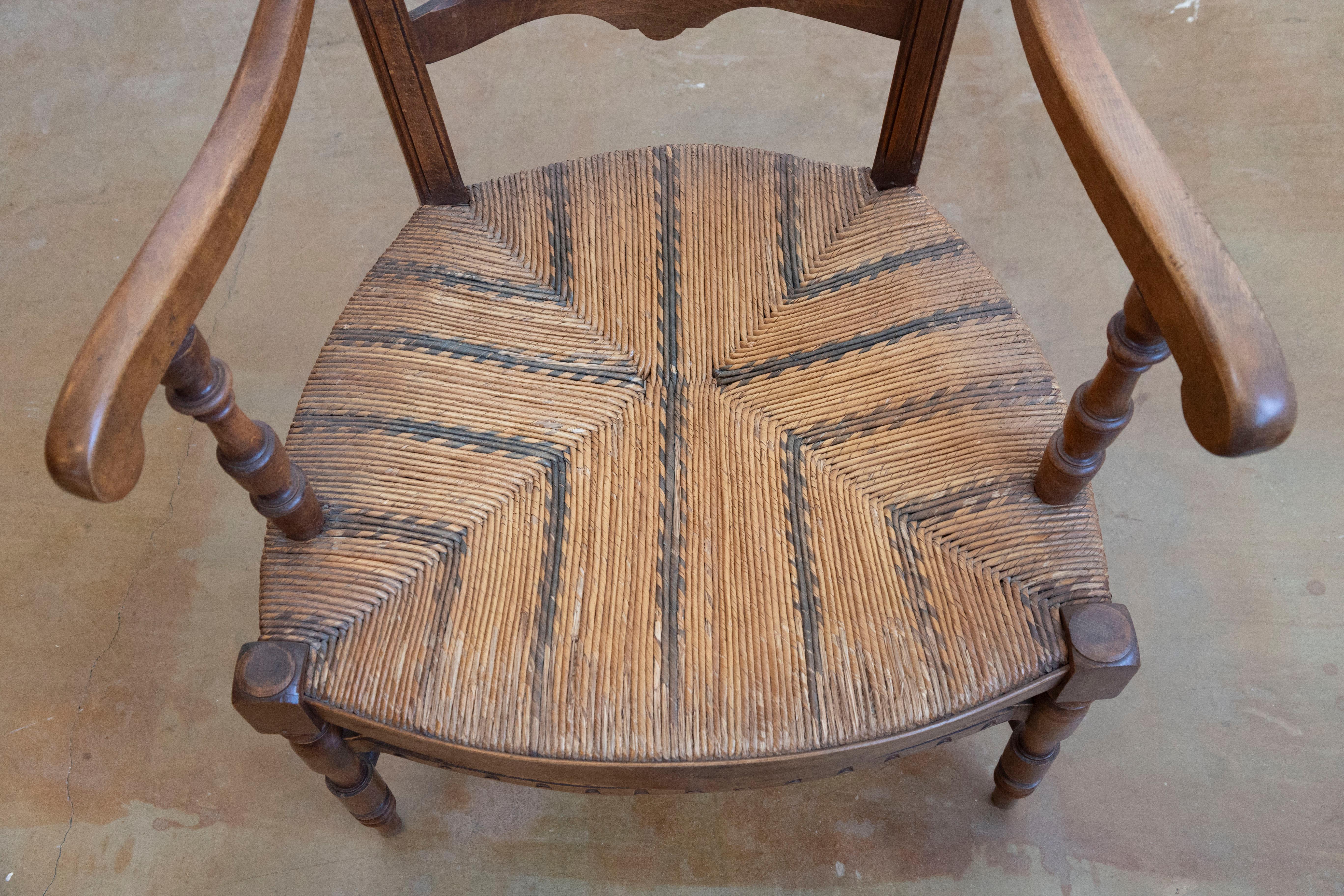 French 1890s Fruitwood Ladder Back Chairs with Straw Seats and Turned Legs For Sale 6