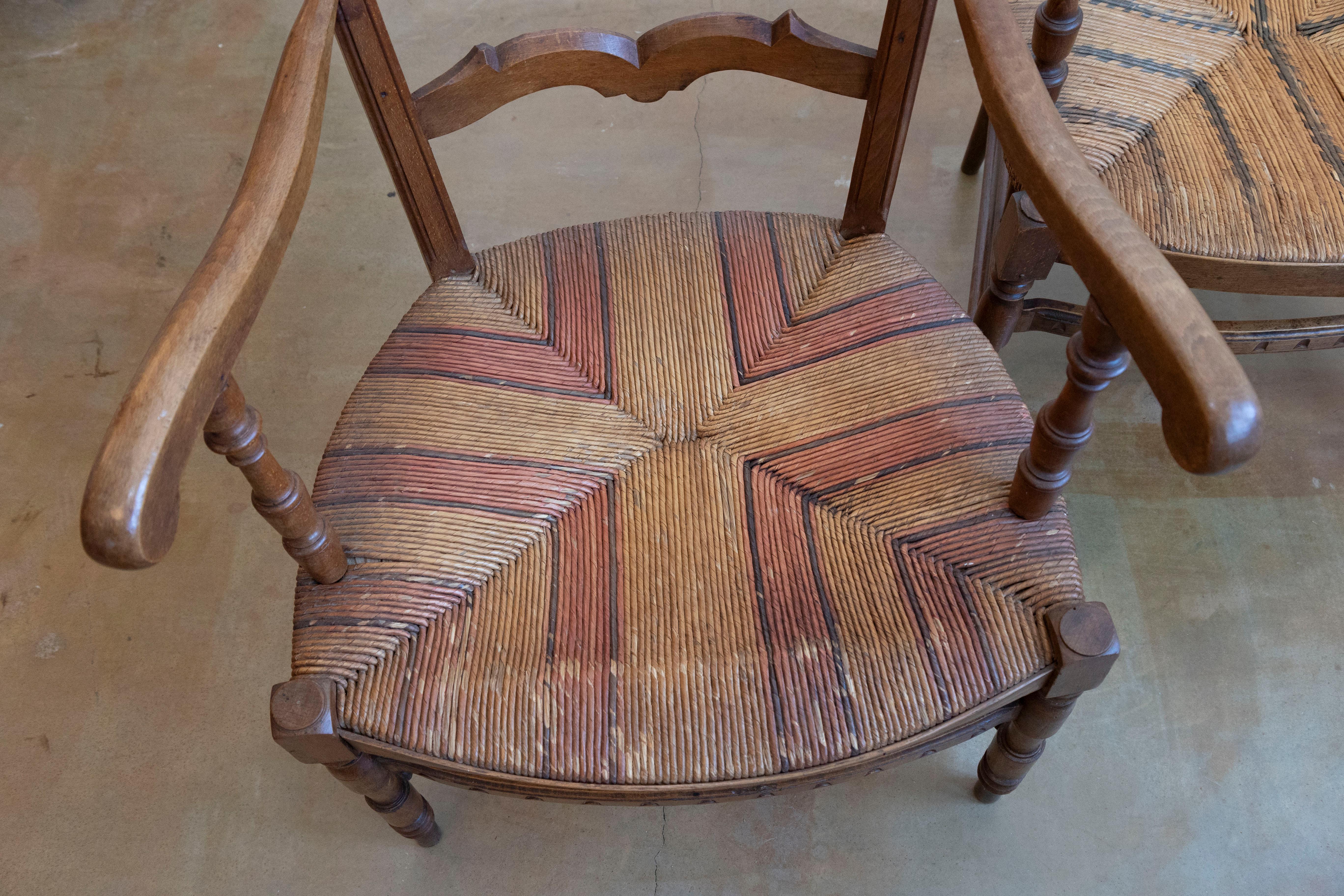 French 1890s Fruitwood Ladder Back Chairs with Straw Seats and Turned Legs For Sale 7