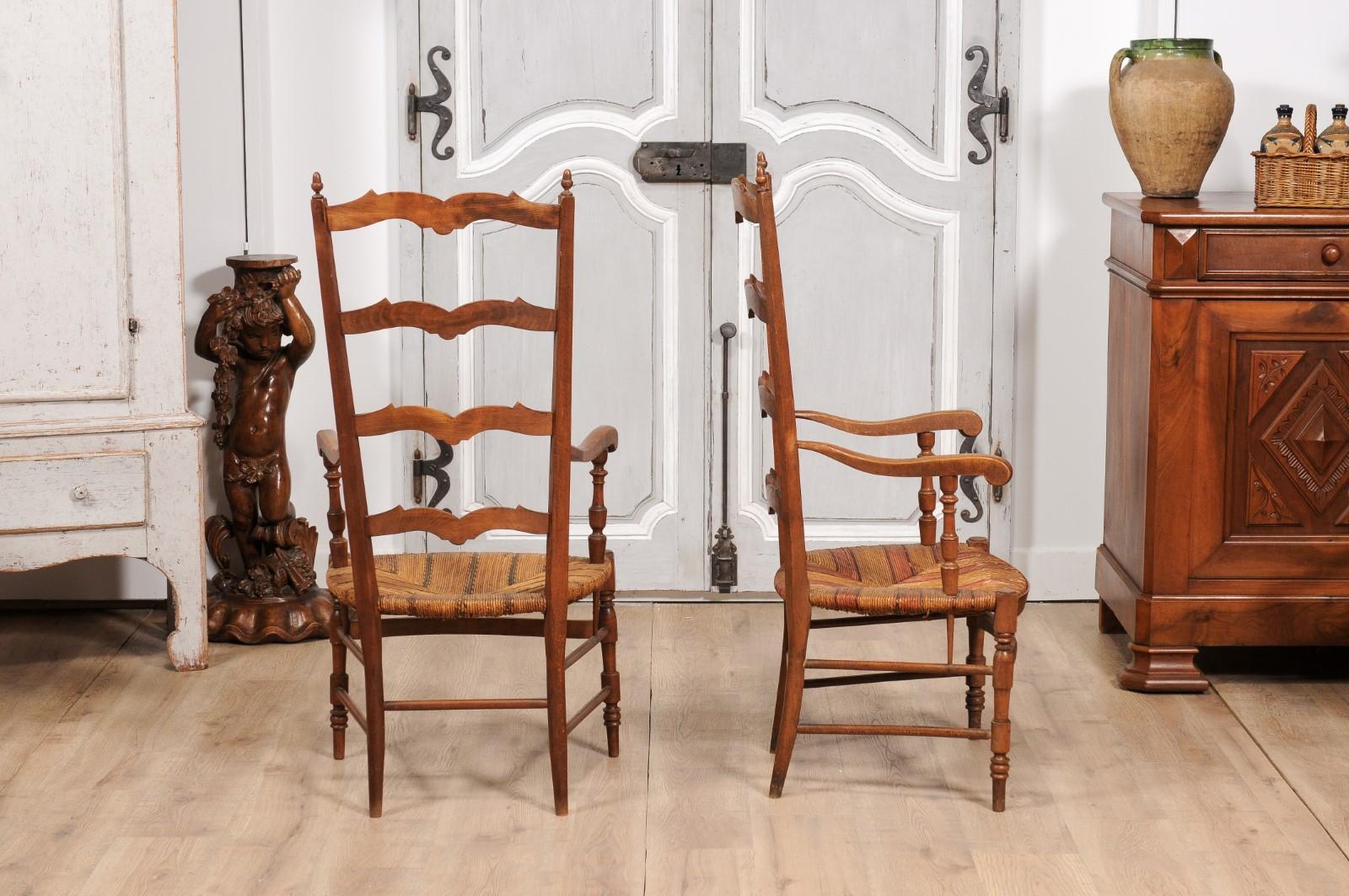 French 1890s Fruitwood Ladder Back Chairs with Straw Seats and Turned Legs For Sale 1