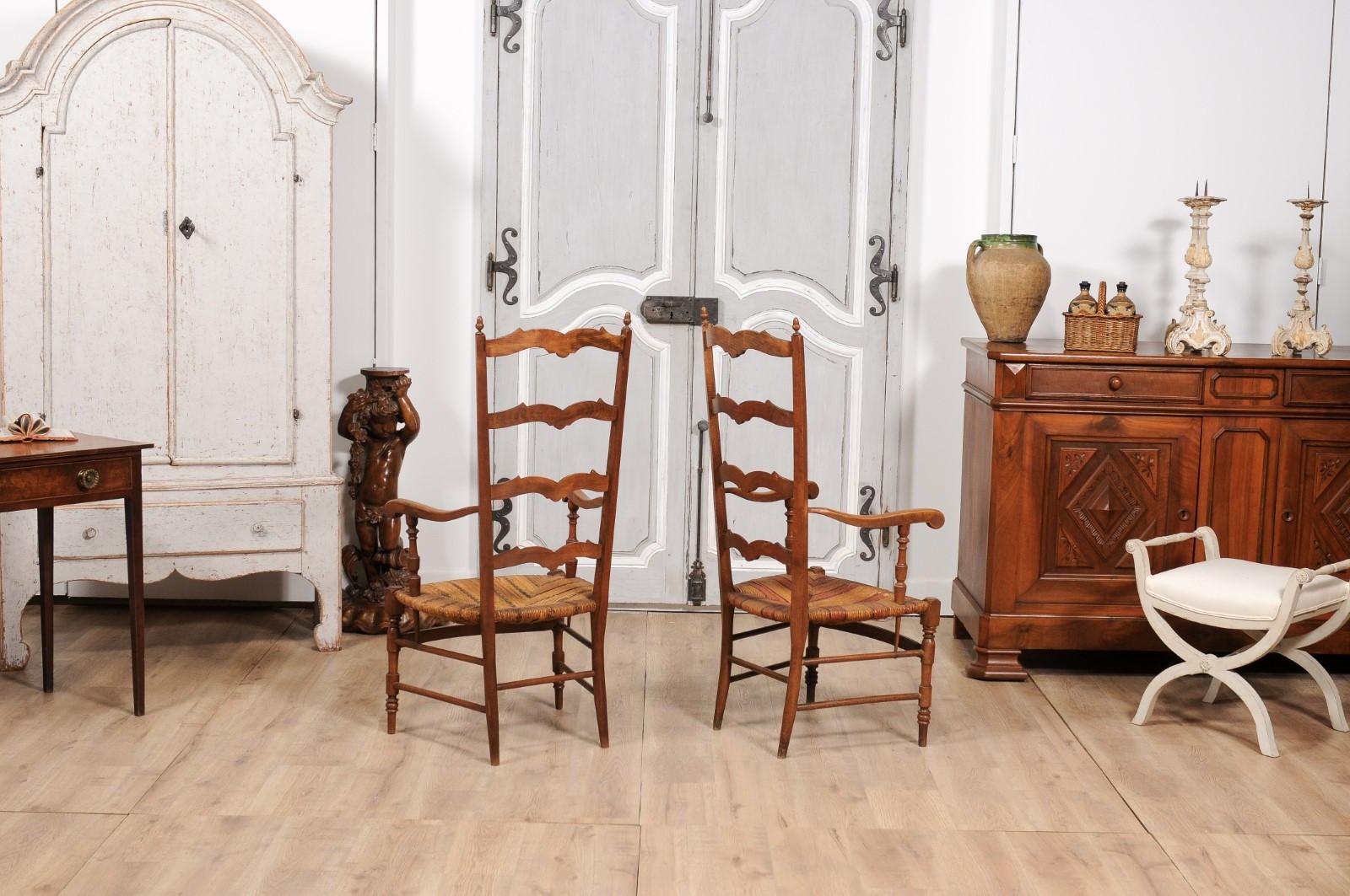 French 1890s Fruitwood Ladder Back Chairs with Straw Seats and Turned Legs For Sale 2