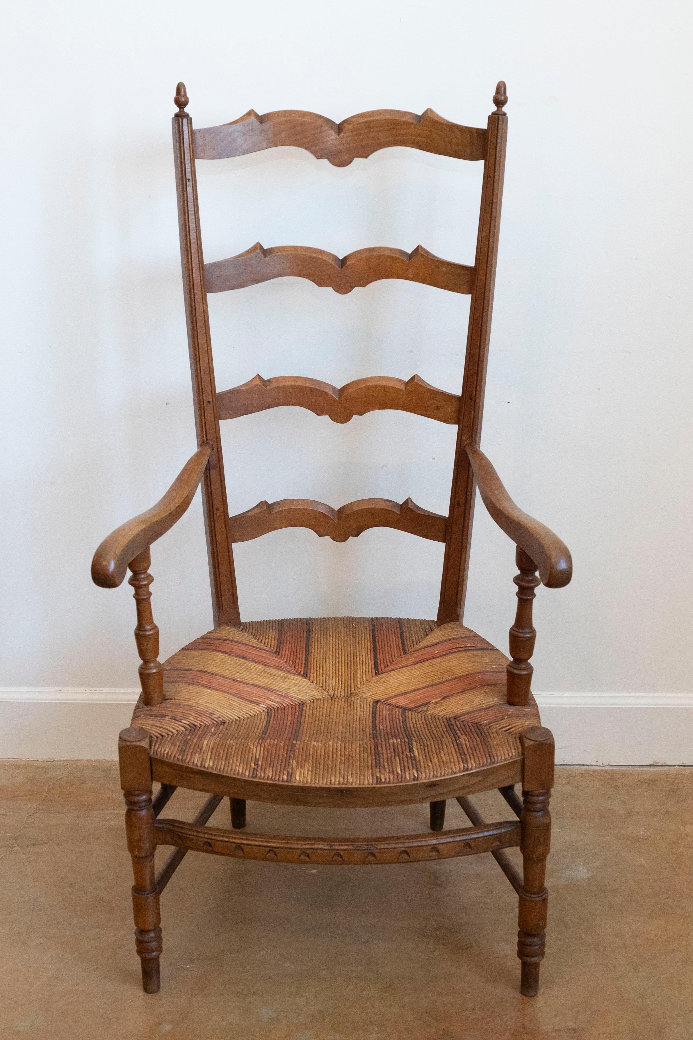 French 1890s Fruitwood Ladder Back Chairs with Straw Seats and Turned Legs For Sale 2