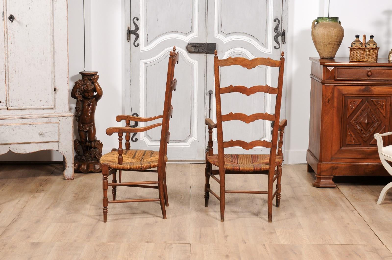 French 1890s Fruitwood Ladder Back Chairs with Straw Seats and Turned Legs For Sale 3