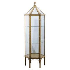 French 1890s Hexagonal Vitrine with Painted Crackled Finish and Foliage Motifs