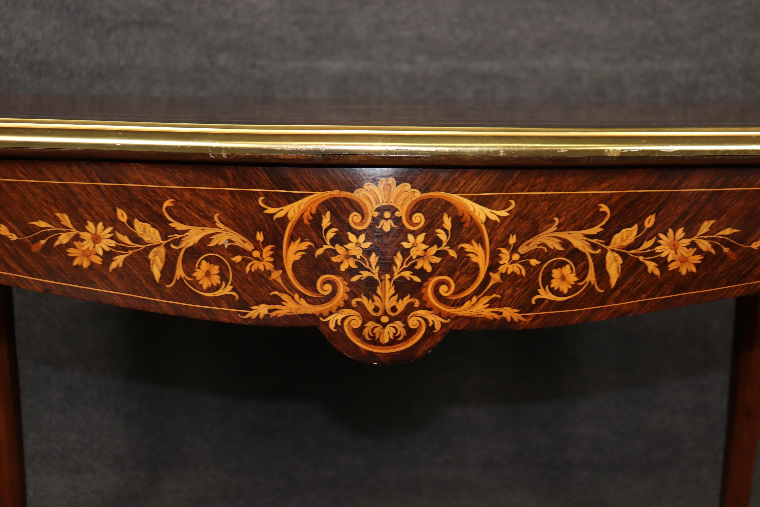 Tavolo da scrittura francese del 1890 intarsiato Luigi XV con montatura in bronzo e lucidatura francese in vendita 6