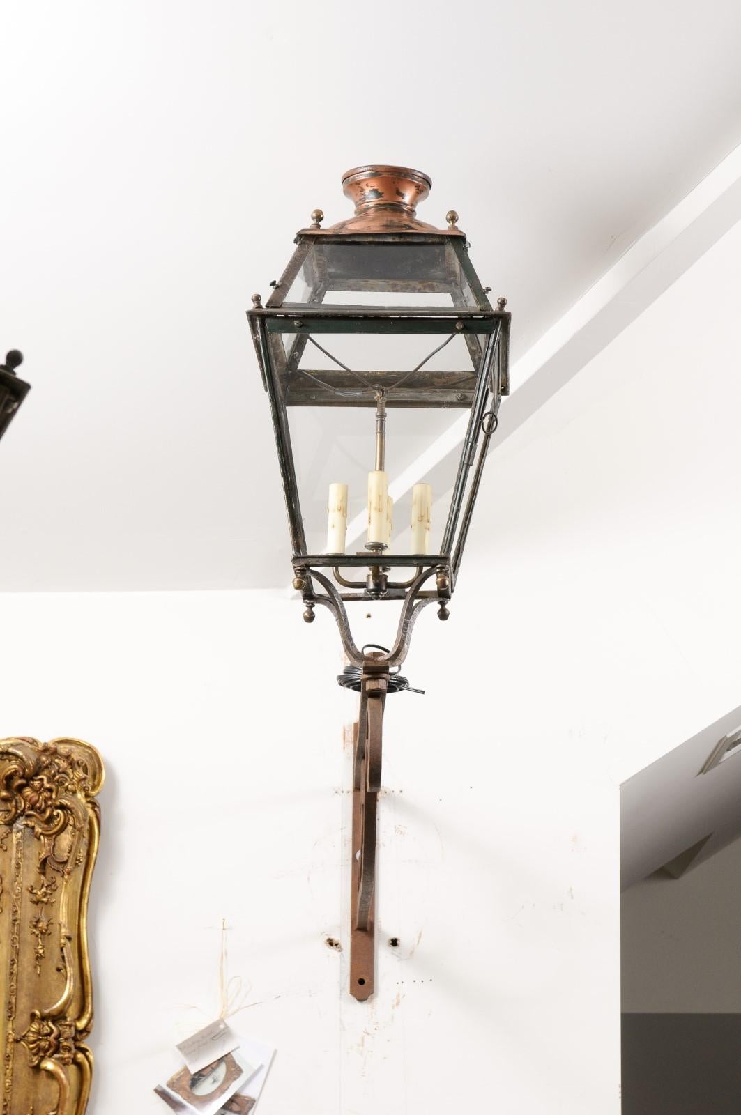 French 1890s Iron and Copper Wall Lantern with Four Lights and Scrolling Bracket For Sale 3