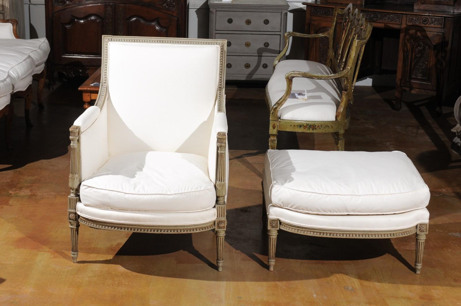 French 1890s Louis XVI Style Carved Two-Part Duchesse Brisée with Upholstery In Good Condition In Atlanta, GA