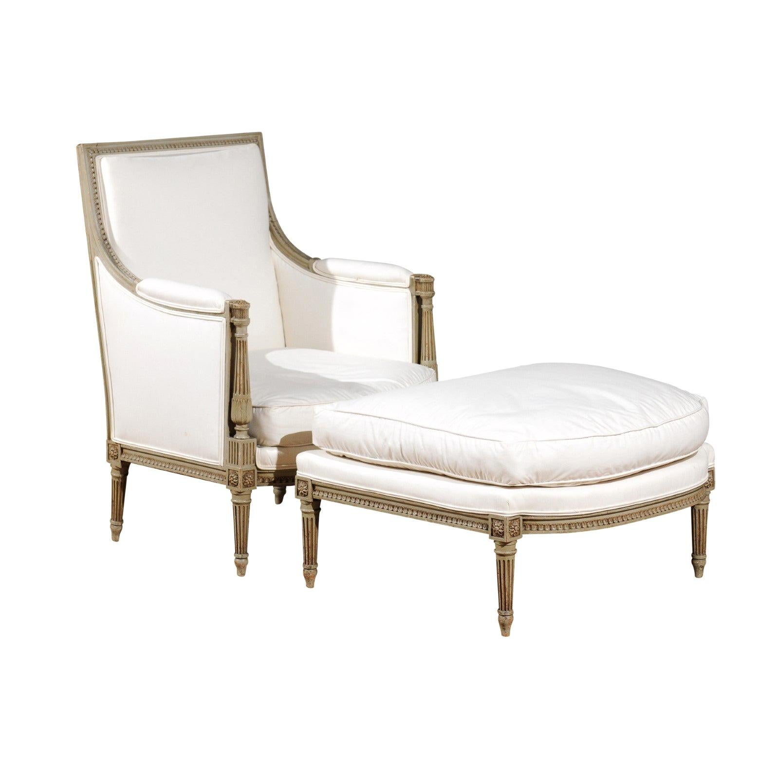 French 1890s Louis XVI Style Carved Two-Part Duchesse Brisée with Upholstery