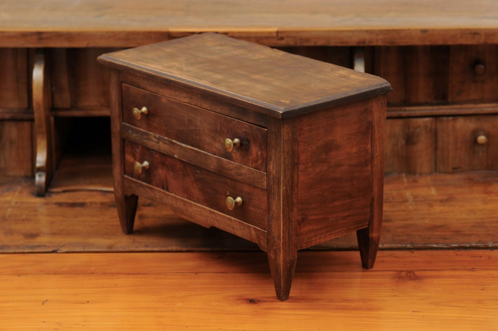 French 1890s Miniature Walnut Chest with Two Drawers and Tapered Legs 5