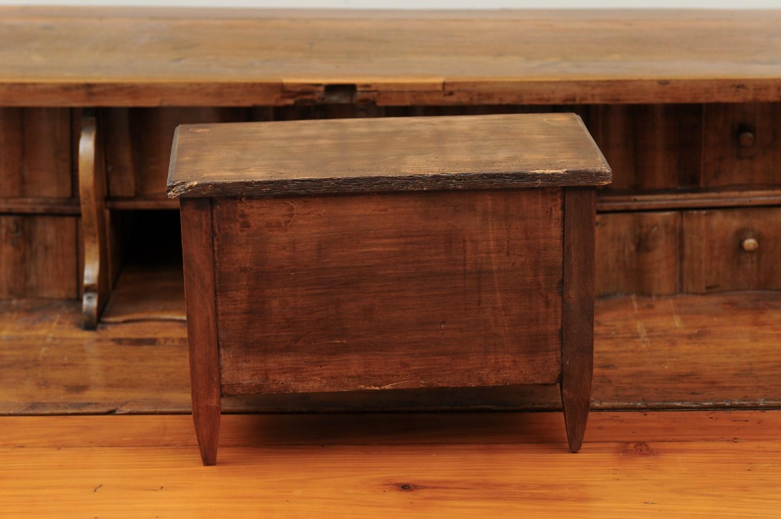 French 1890s Miniature Walnut Chest with Two Drawers and Tapered Legs 2