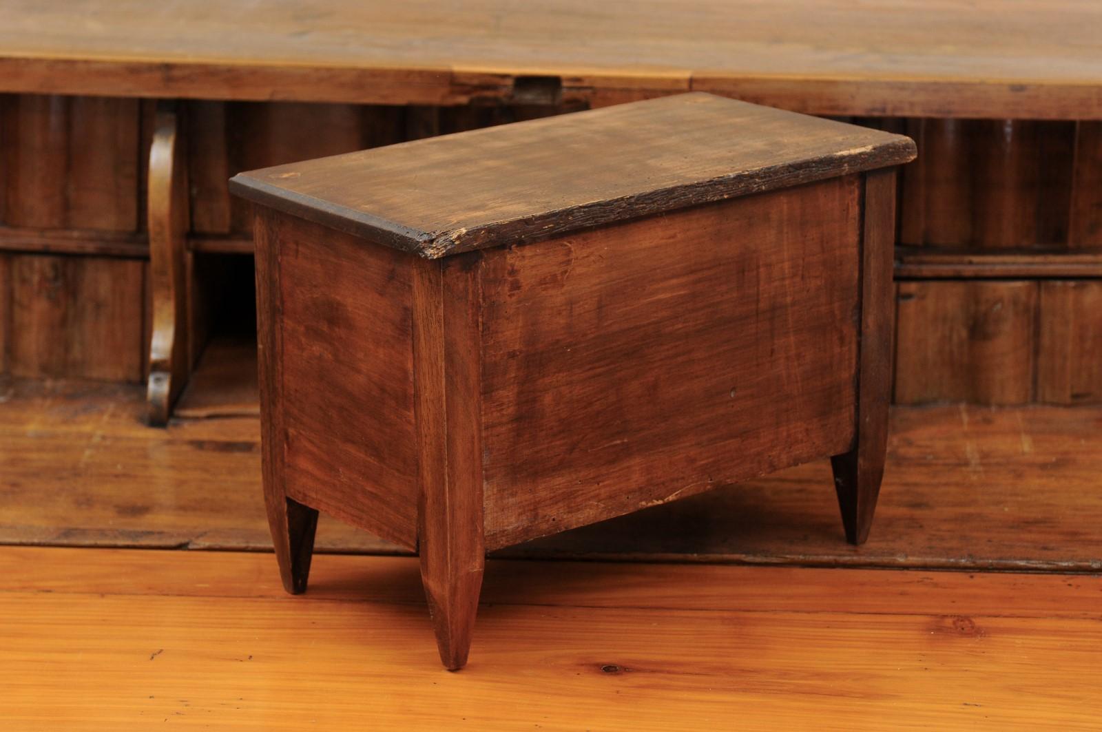 French 1890s Miniature Walnut Chest with Two Drawers and Tapered Legs 3