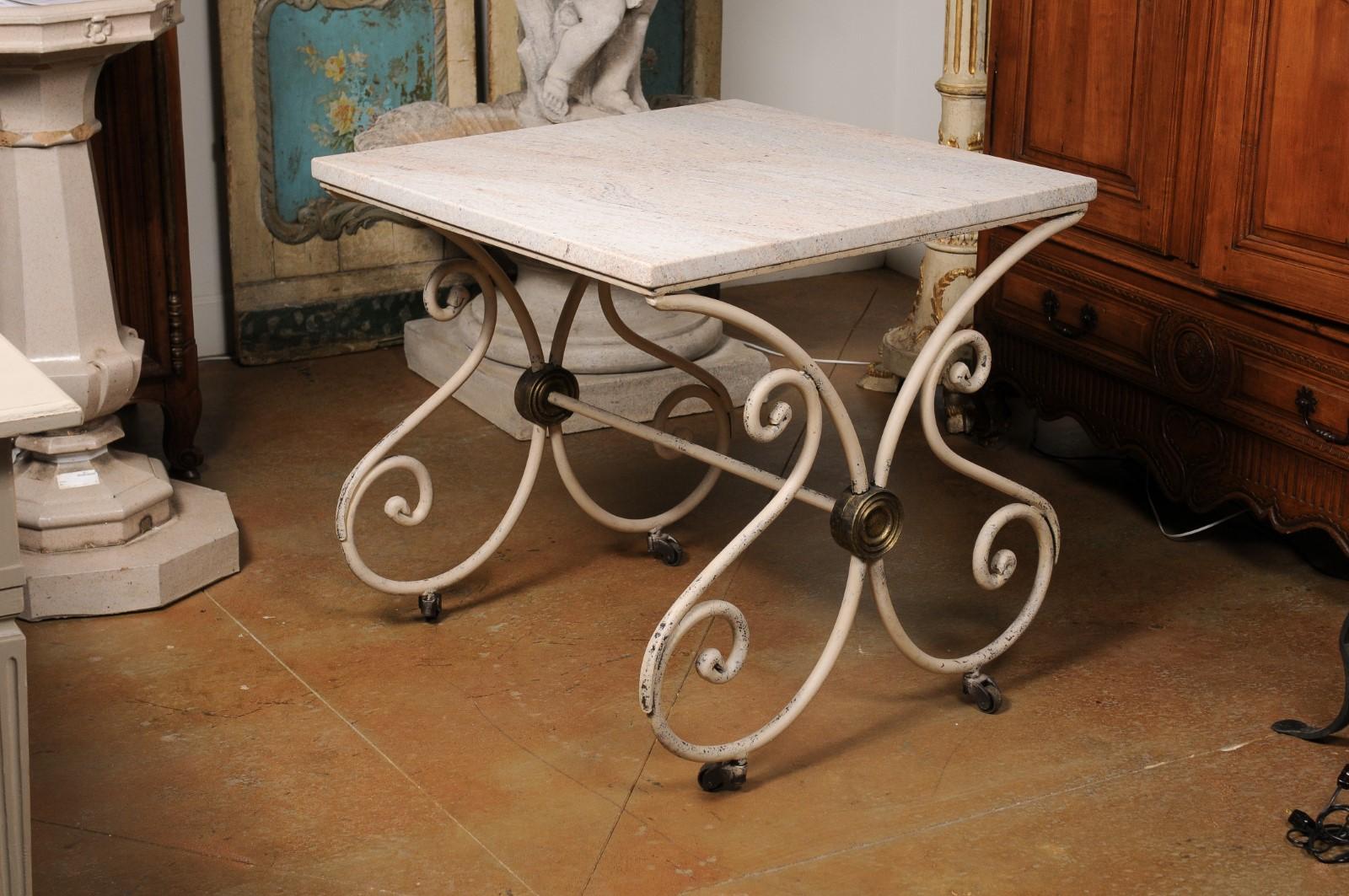 Patisserie-Tisch aus den 1890er Jahren mit geschwungenem Sockel aus lackiertem Eisen und Steinplatte im Angebot 4