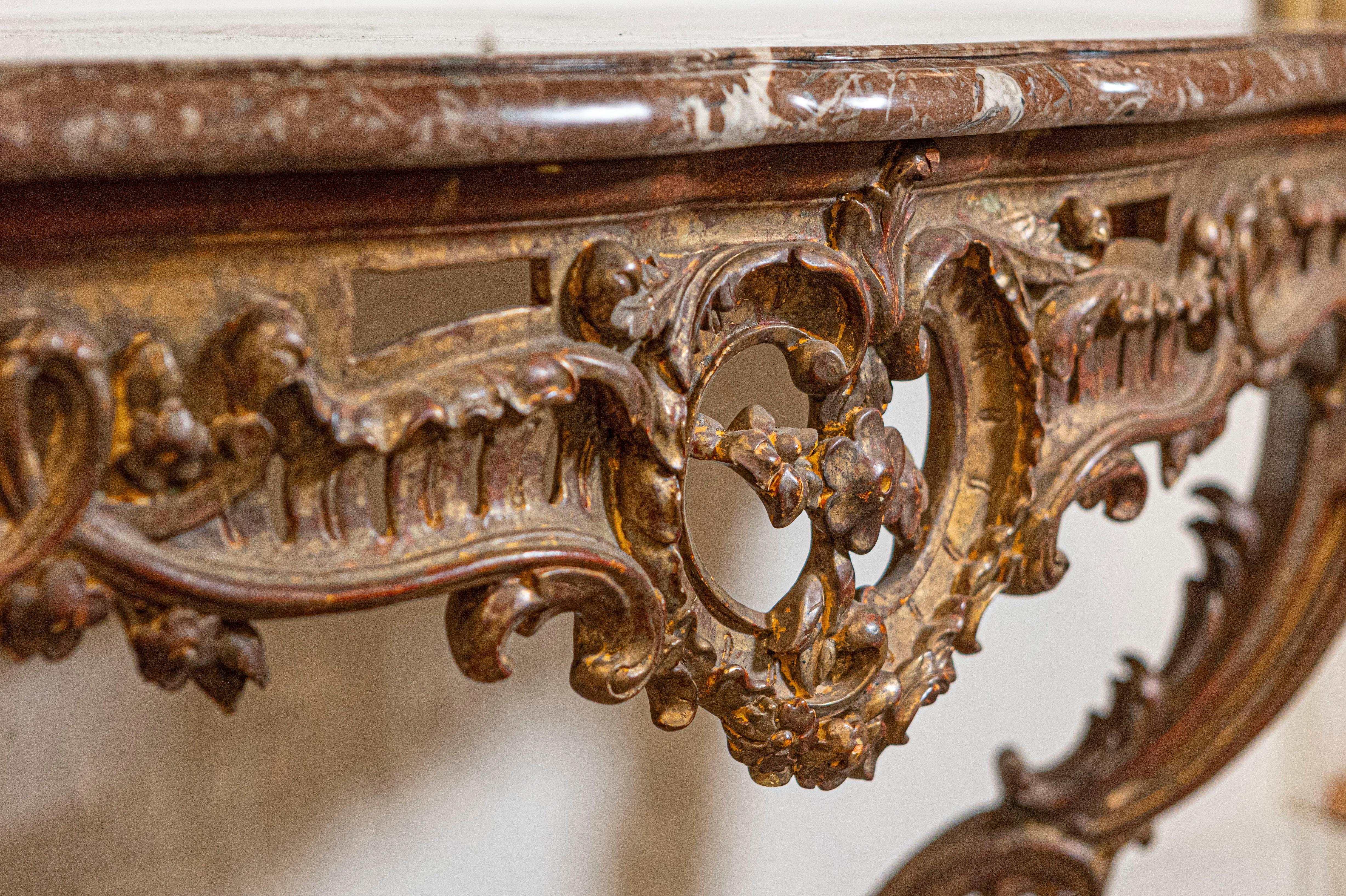 XIXe siècle Table console en bois doré sculpté à décor floral, style rococo français des années 1890 en vente