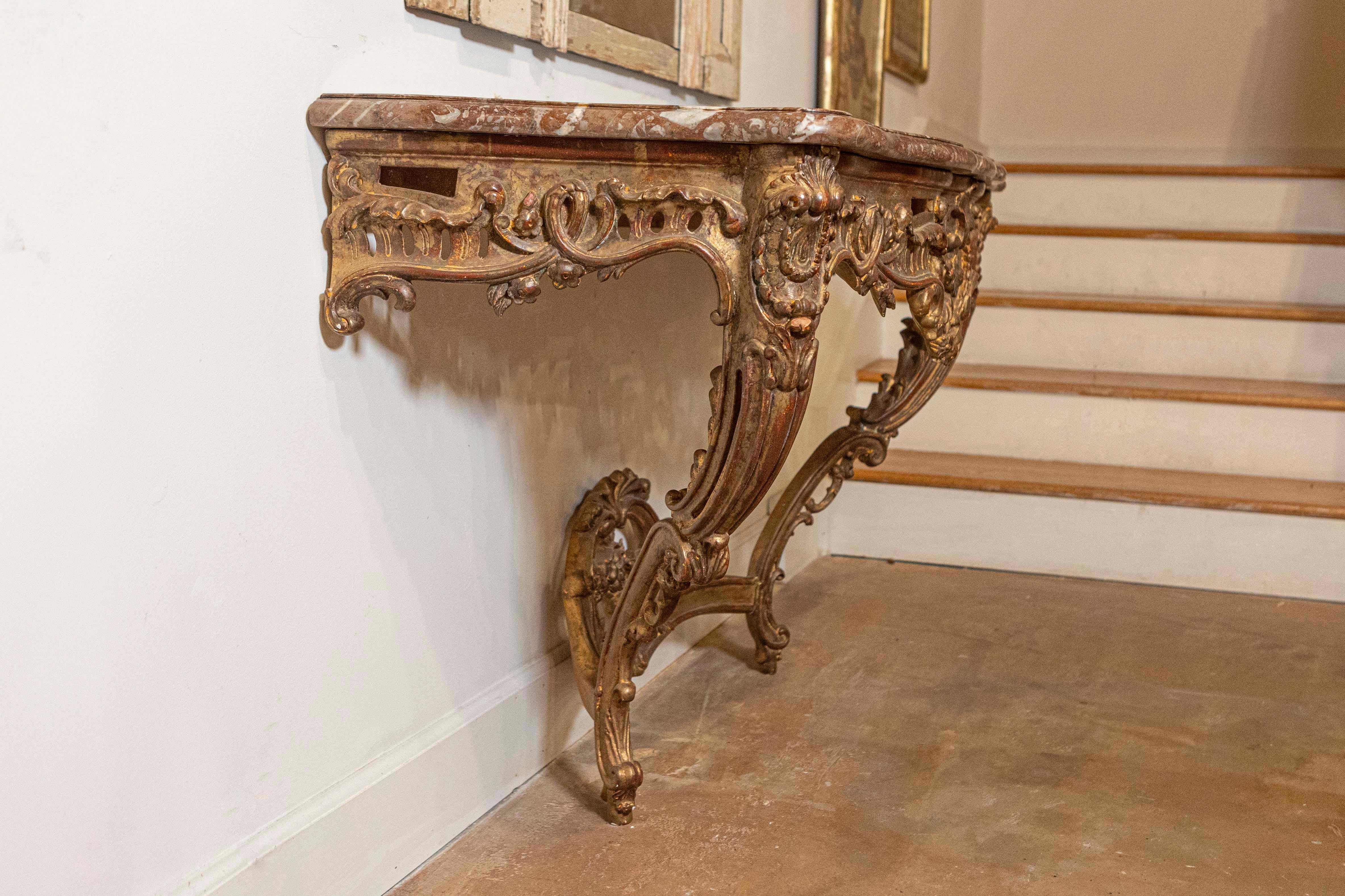 Table console en bois doré sculpté à décor floral, style rococo français des années 1890 en vente 1
