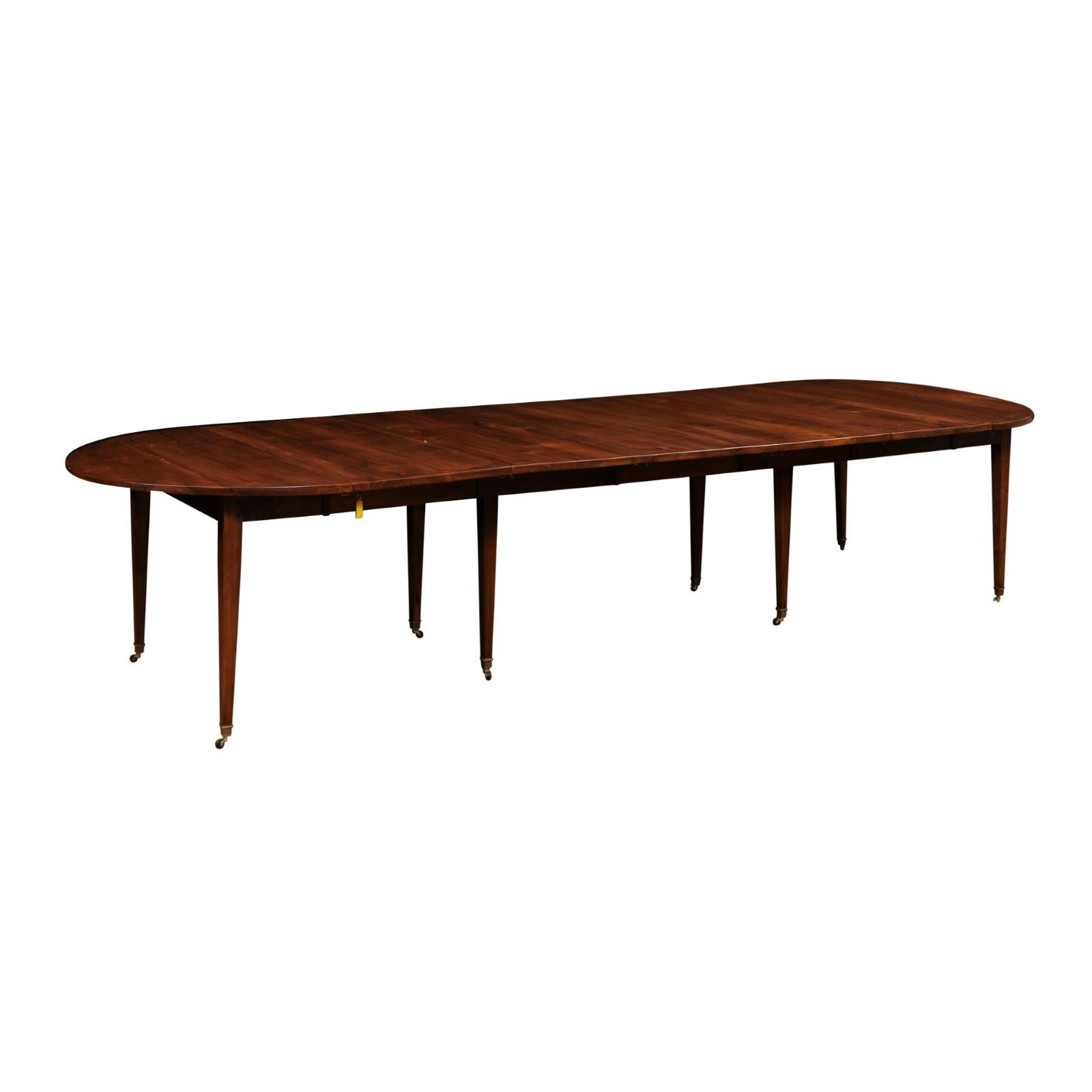 French 1890s Walnut Oval Extension Dining Table with Four Removable Leaves 10