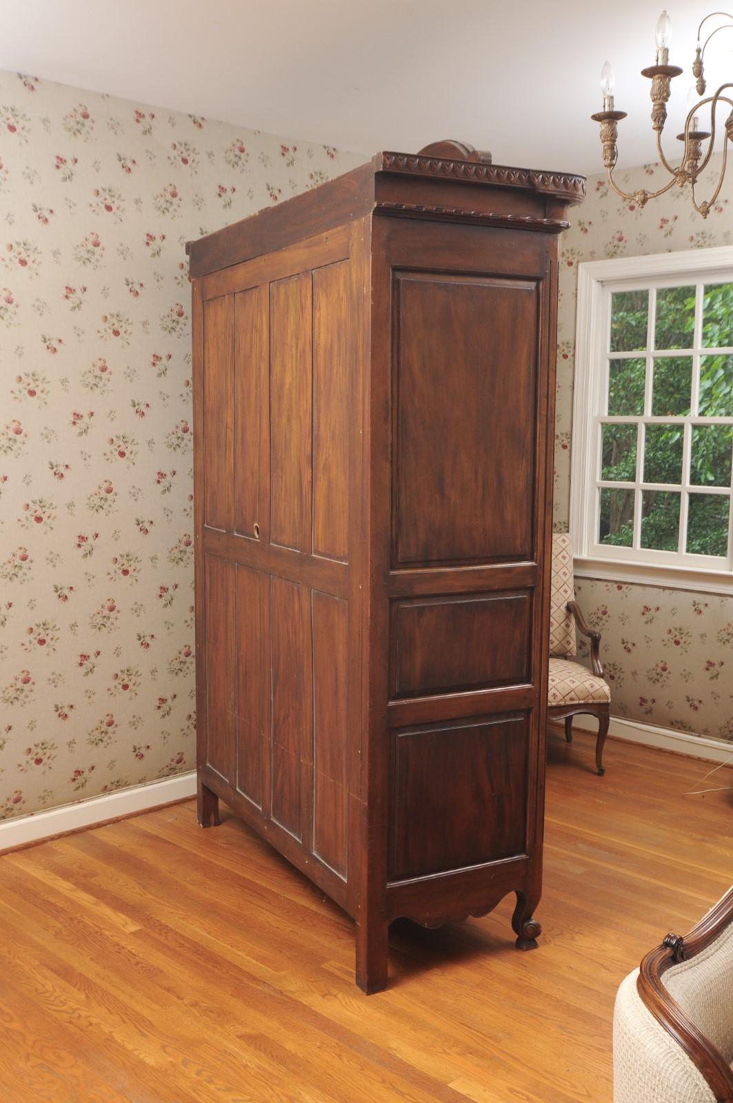 French 1890s Walnut Wedding Armoire with Carved Doves, Quiver and Lutes In Good Condition In Atlanta, GA