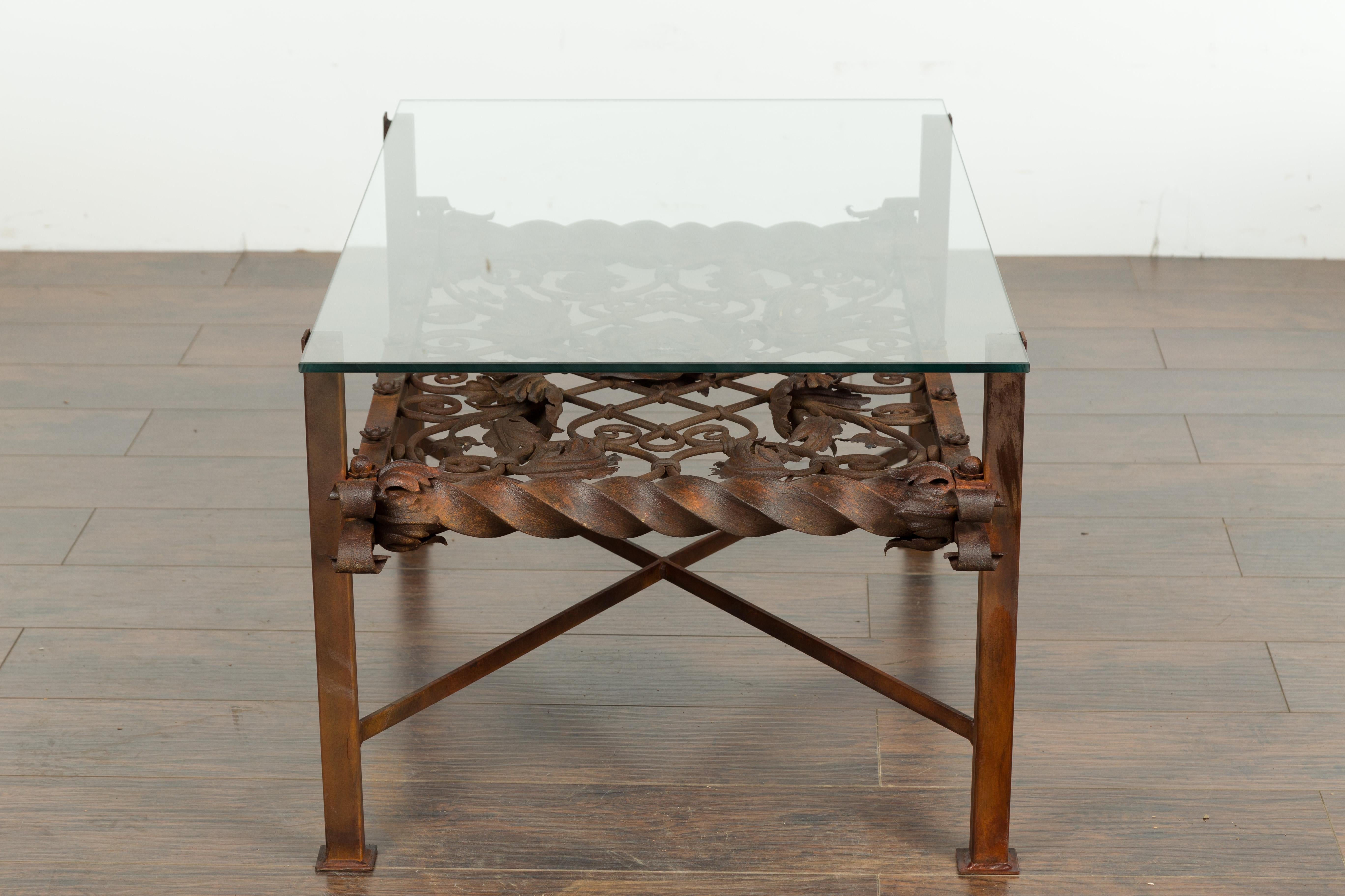 French 1892 Iron Balcony Fragment Made into a Coffee Table with Glass Top For Sale 4