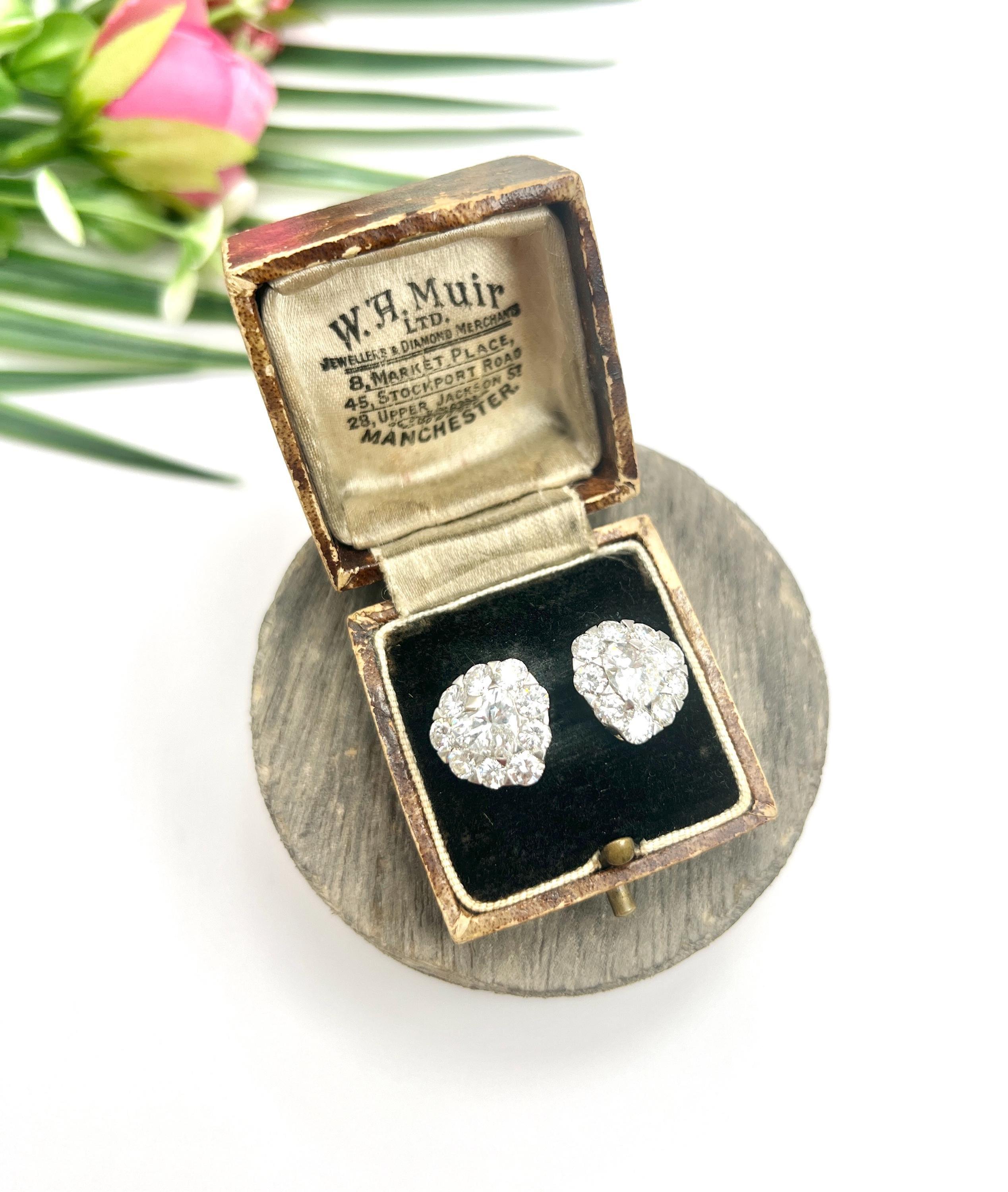 da uomo o donna Orecchini francesi in oro bianco 18ct con diamanti naturali a forma di cuore da 5,80 carati in vendita