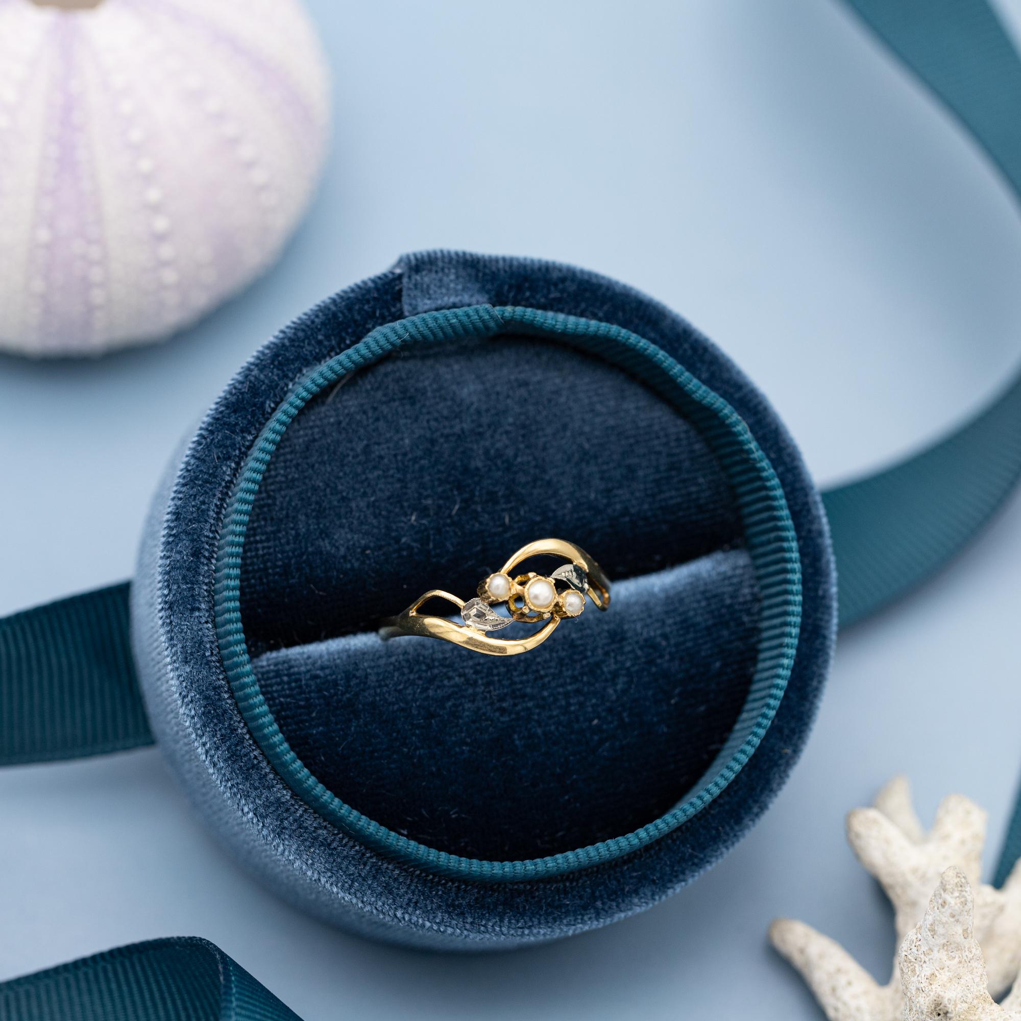 Women's or Men's French 18k Antique flower ring - Napoleon III, Victorian pearl three stone