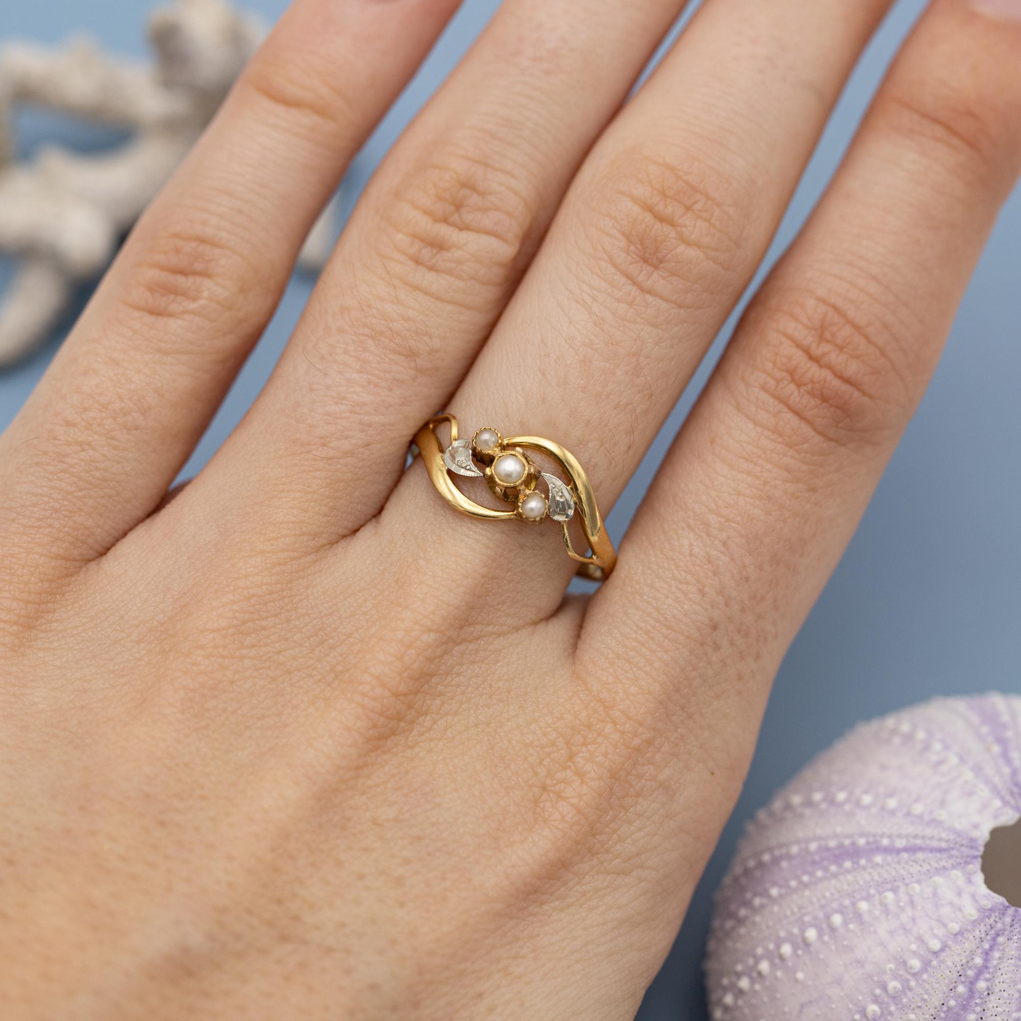 French 18k Antique flower ring - Napoleon III, Victorian pearl three stone 3