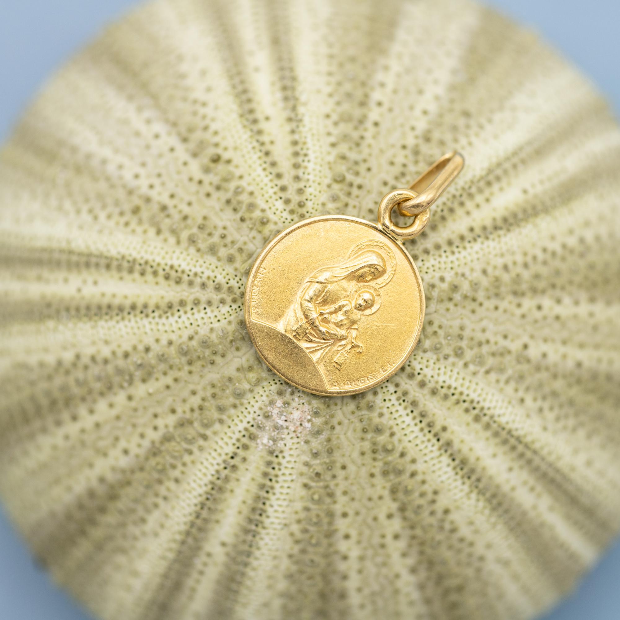 French 18k Double sided Vintage solid yellow gold Catholic Augis pendant charm 5