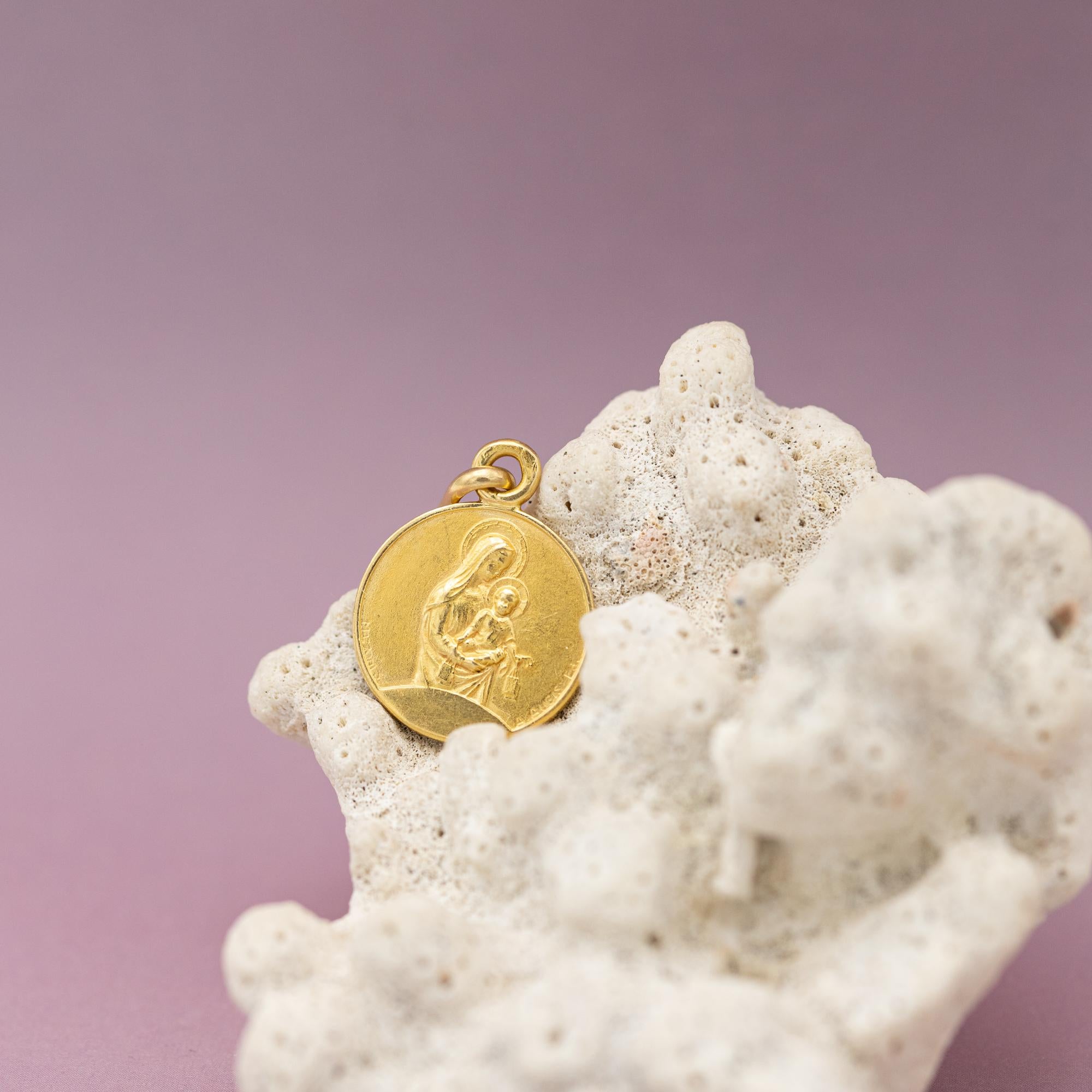French 18k Double sided Vintage solid yellow gold Catholic Augis pendant charm 3