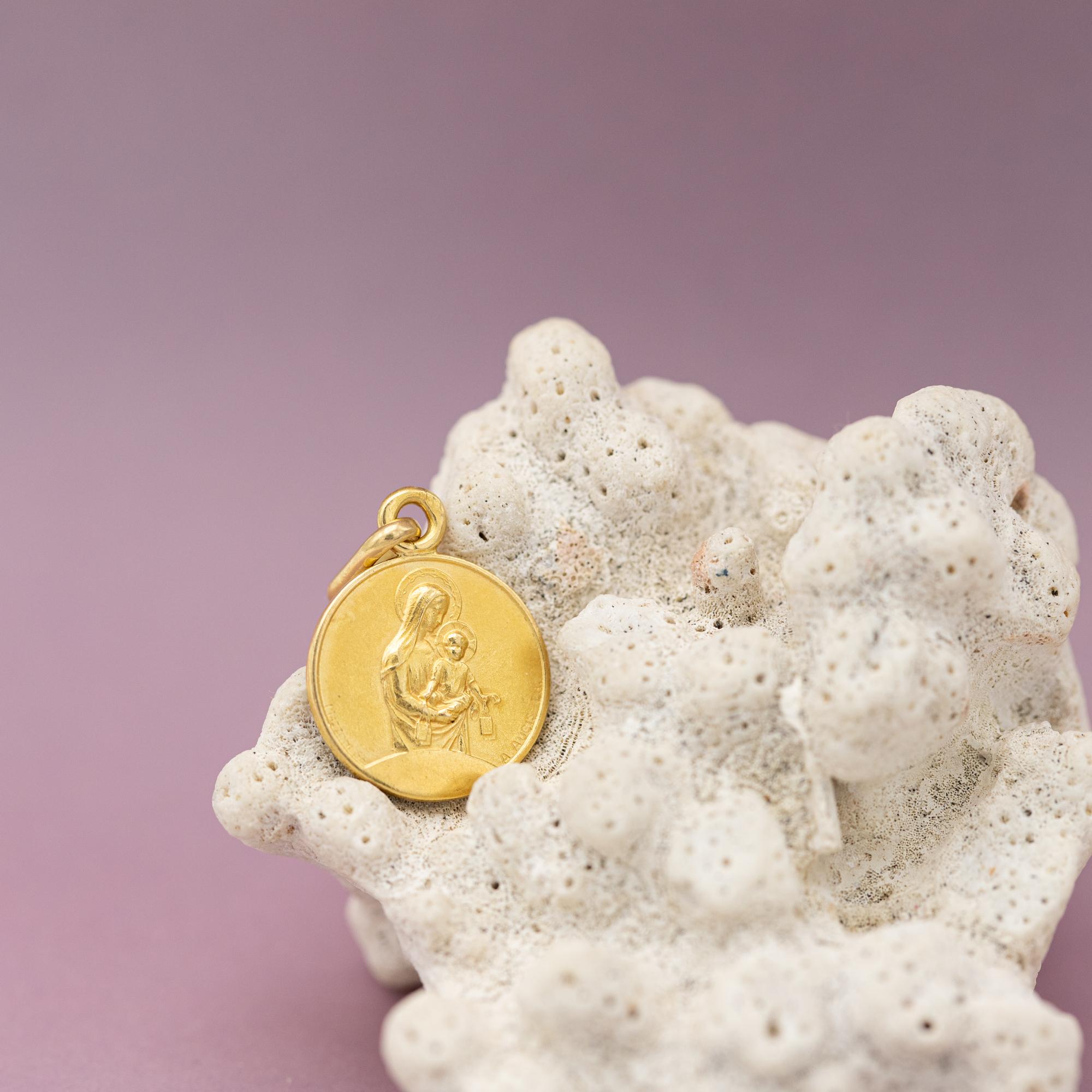 French 18k Double sided Vintage solid yellow gold Catholic Augis pendant charm 4